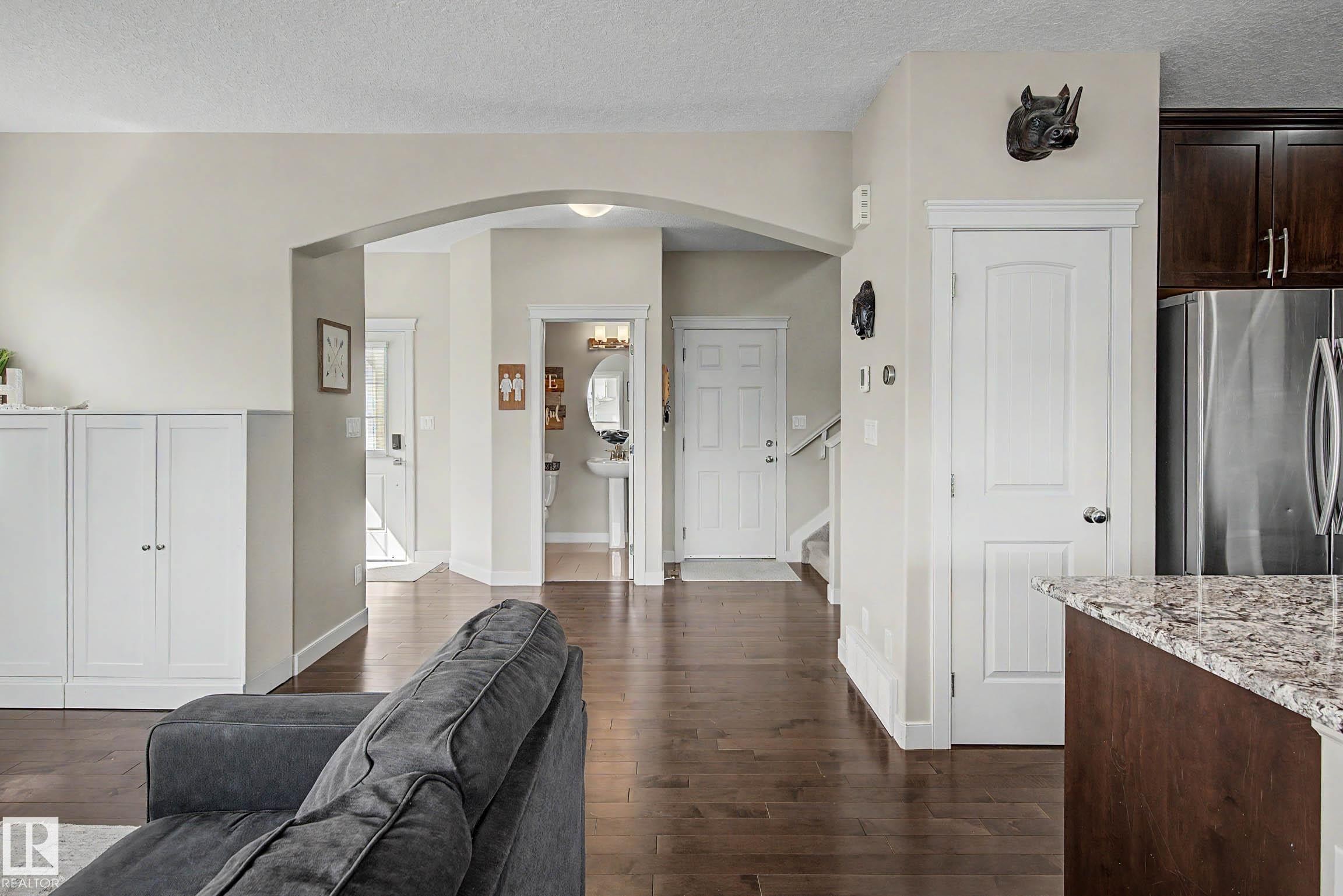 9483 227 Street, Edmonton, AB - Indoor
