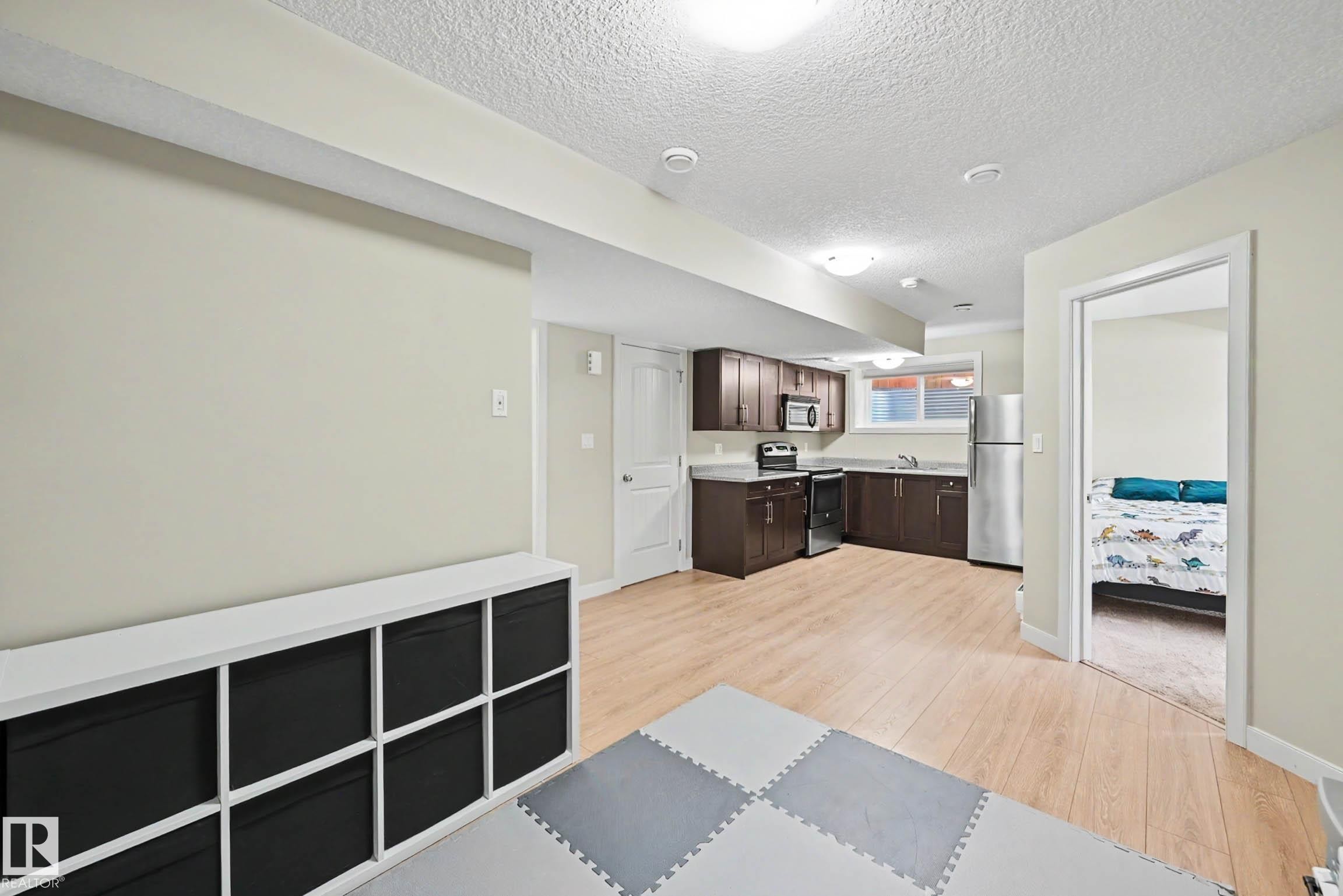 9483 227 Street, Edmonton, AB - Indoor Photo Showing Other Room