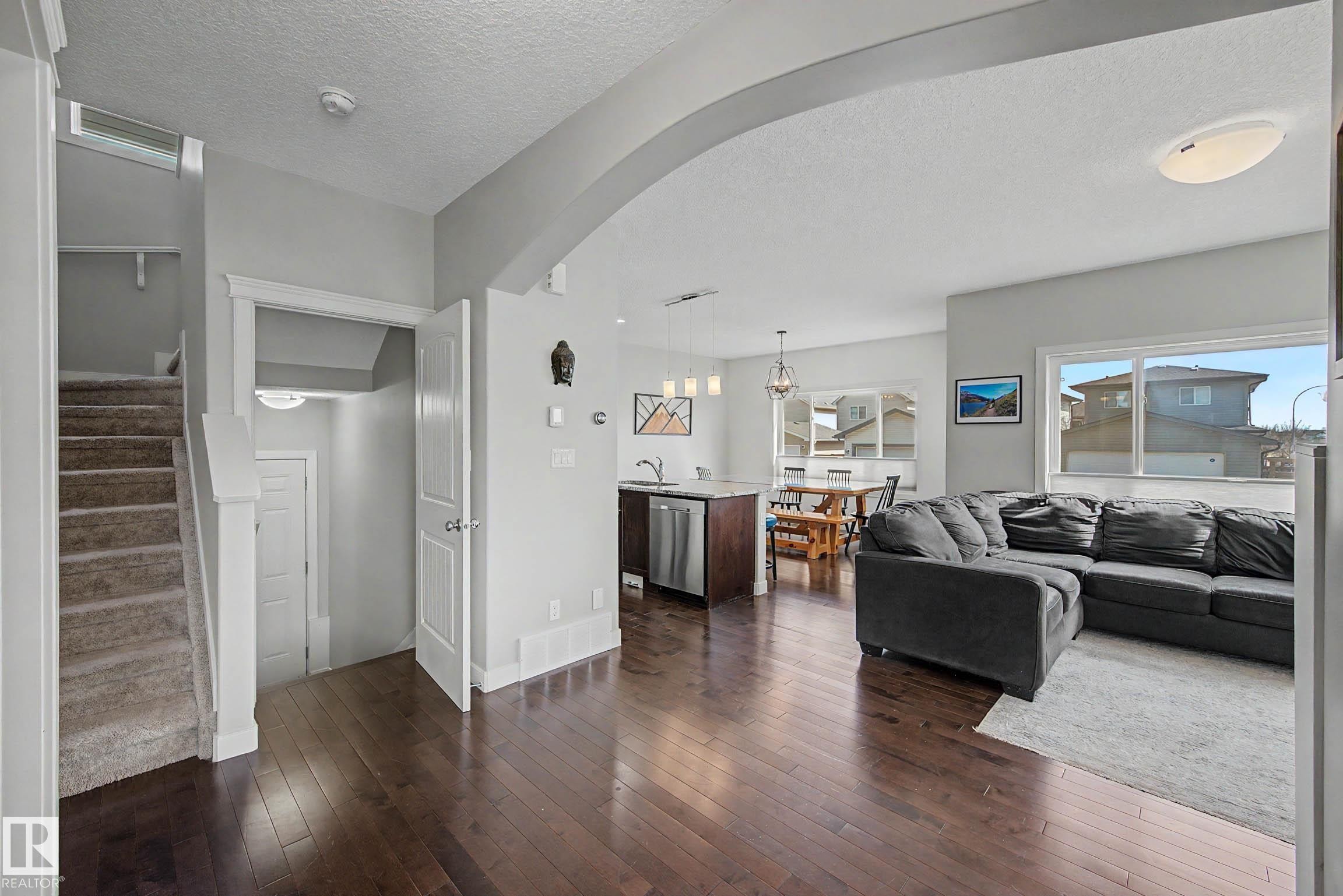 9483 227 Street, Edmonton, AB - Indoor Photo Showing Living Room