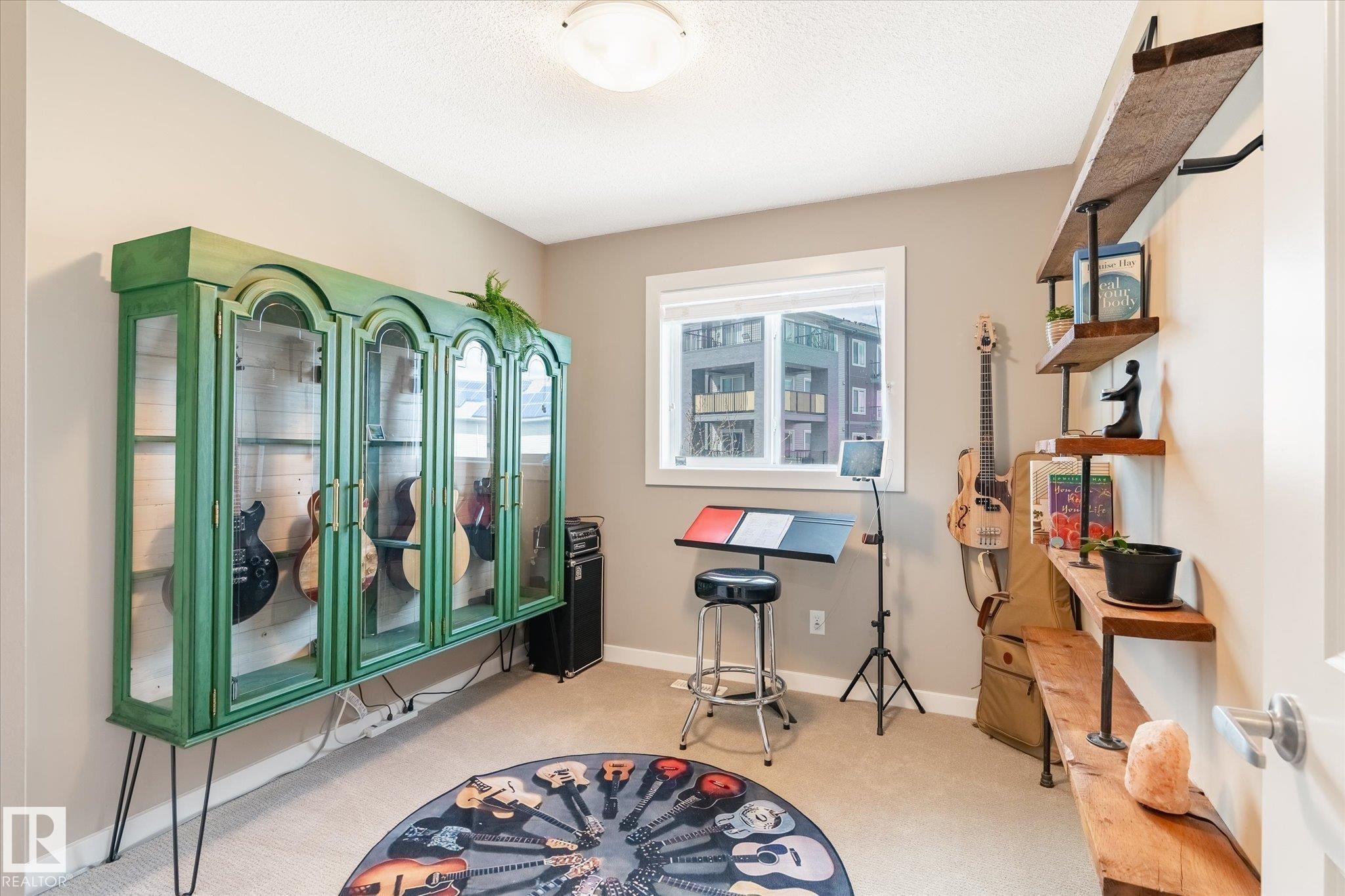 2819 Maple Way, Edmonton, AB - Indoor