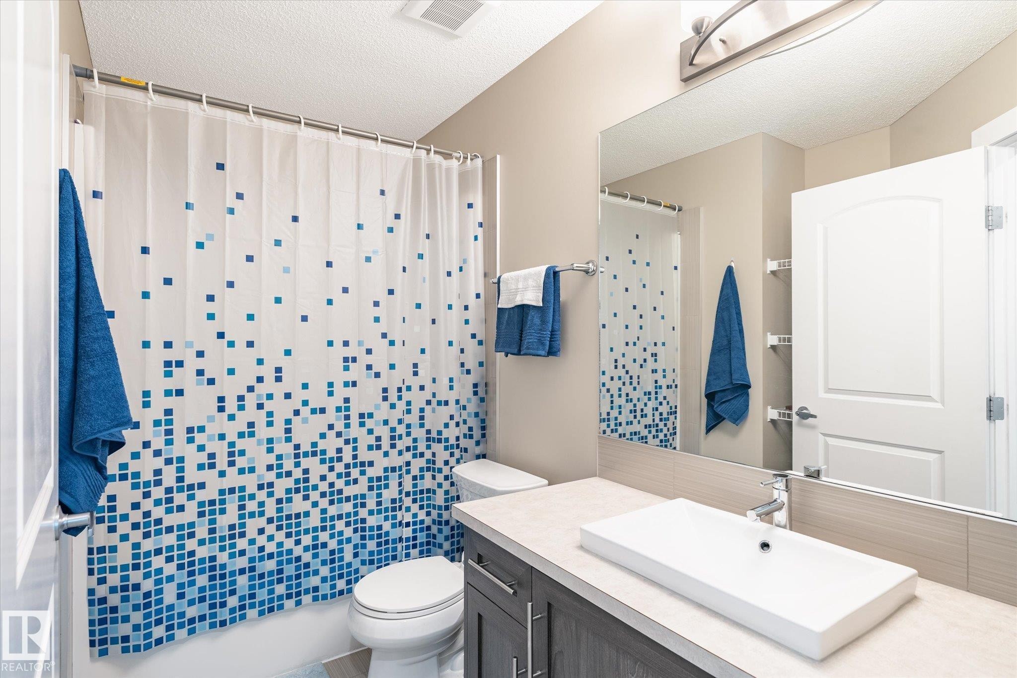 2819 Maple Way, Edmonton, AB - Indoor Photo Showing Bathroom