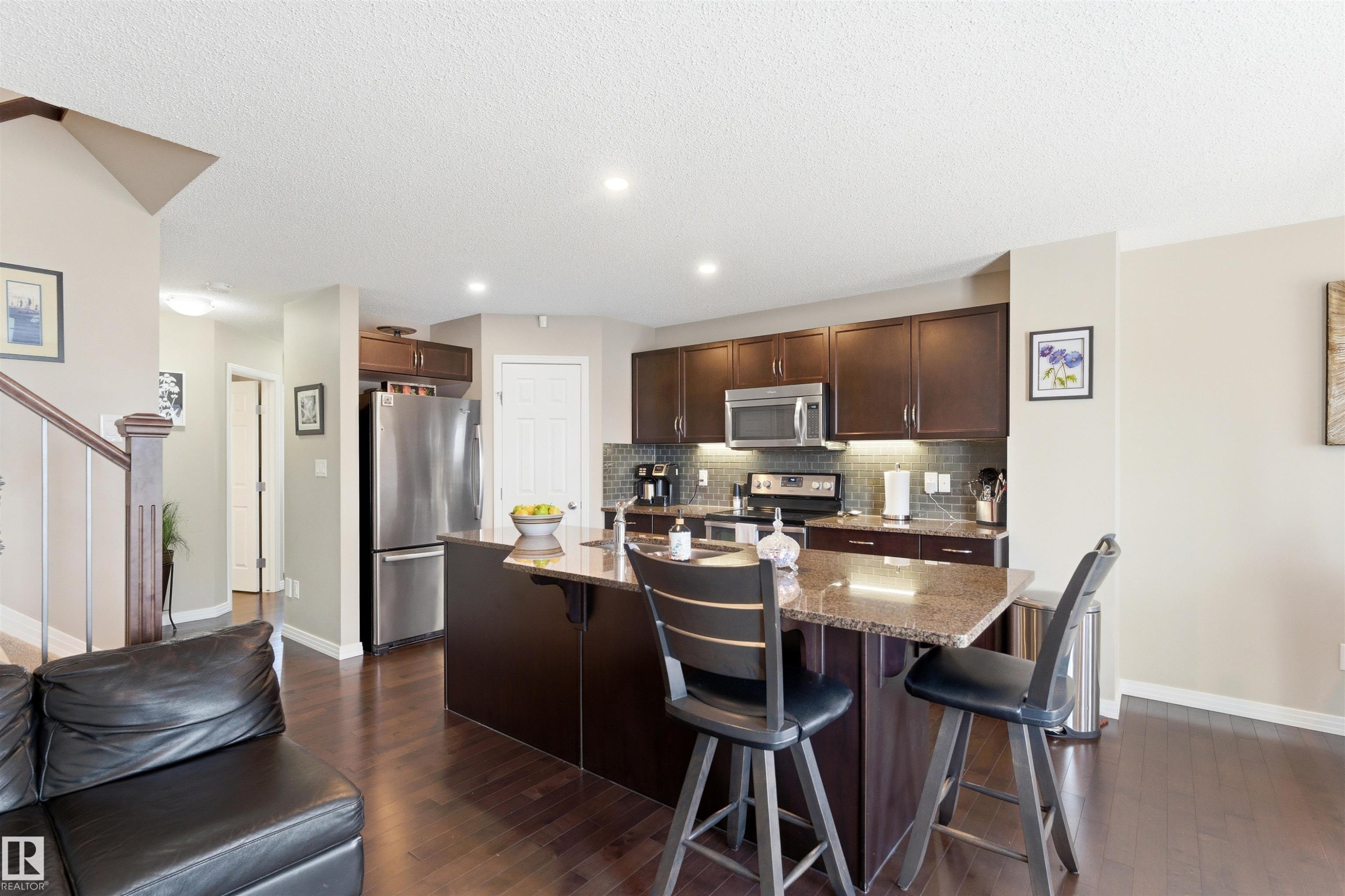 3039 Harvey Cr, Edmonton, AB - Indoor Photo Showing Kitchen