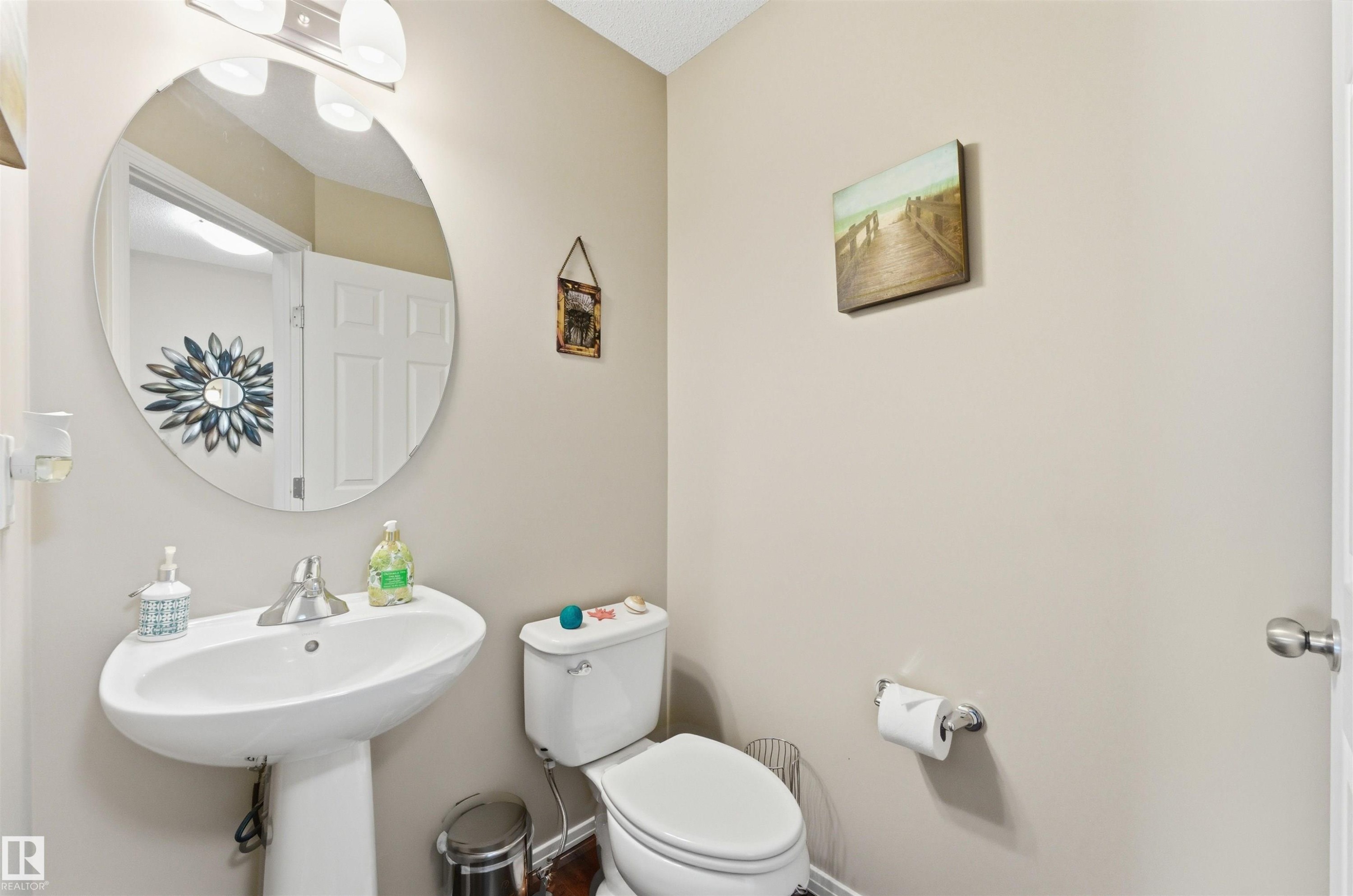 3039 Harvey Cr, Edmonton, AB - Indoor Photo Showing Bathroom