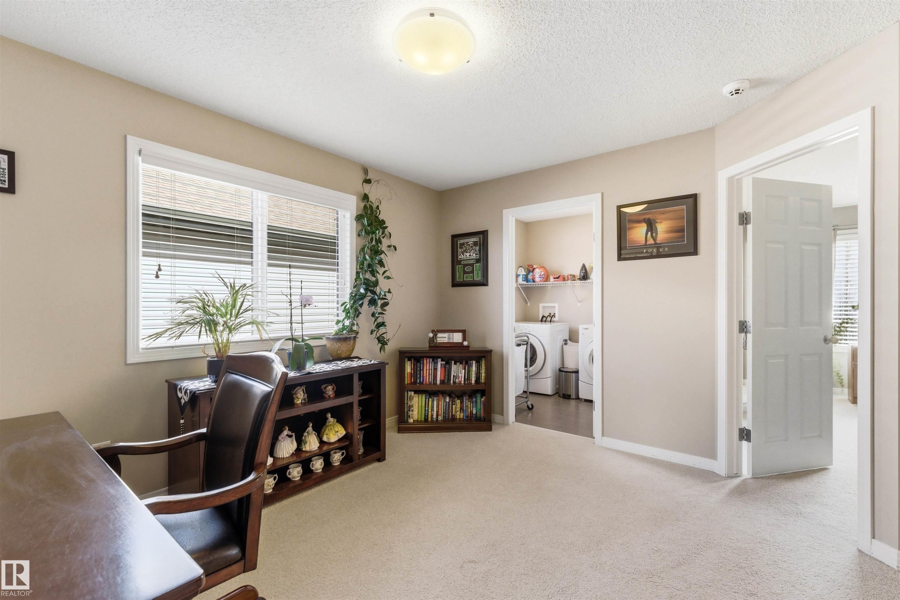 3039 Harvey Cr, Edmonton, AB - Indoor