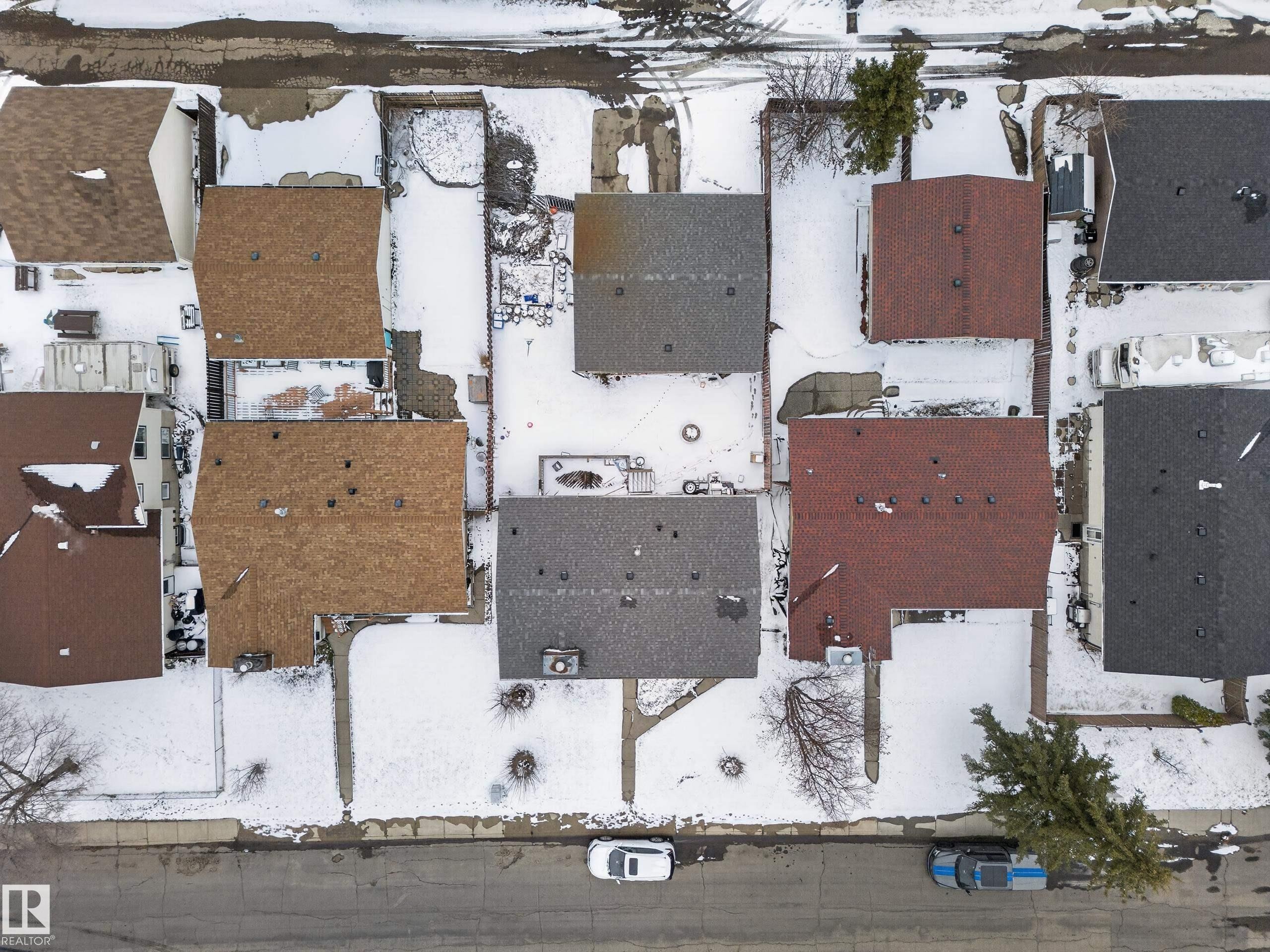 Image quality insufficient for description - 8312 29 Ave Nw, Edmonton, AB - Outdoor