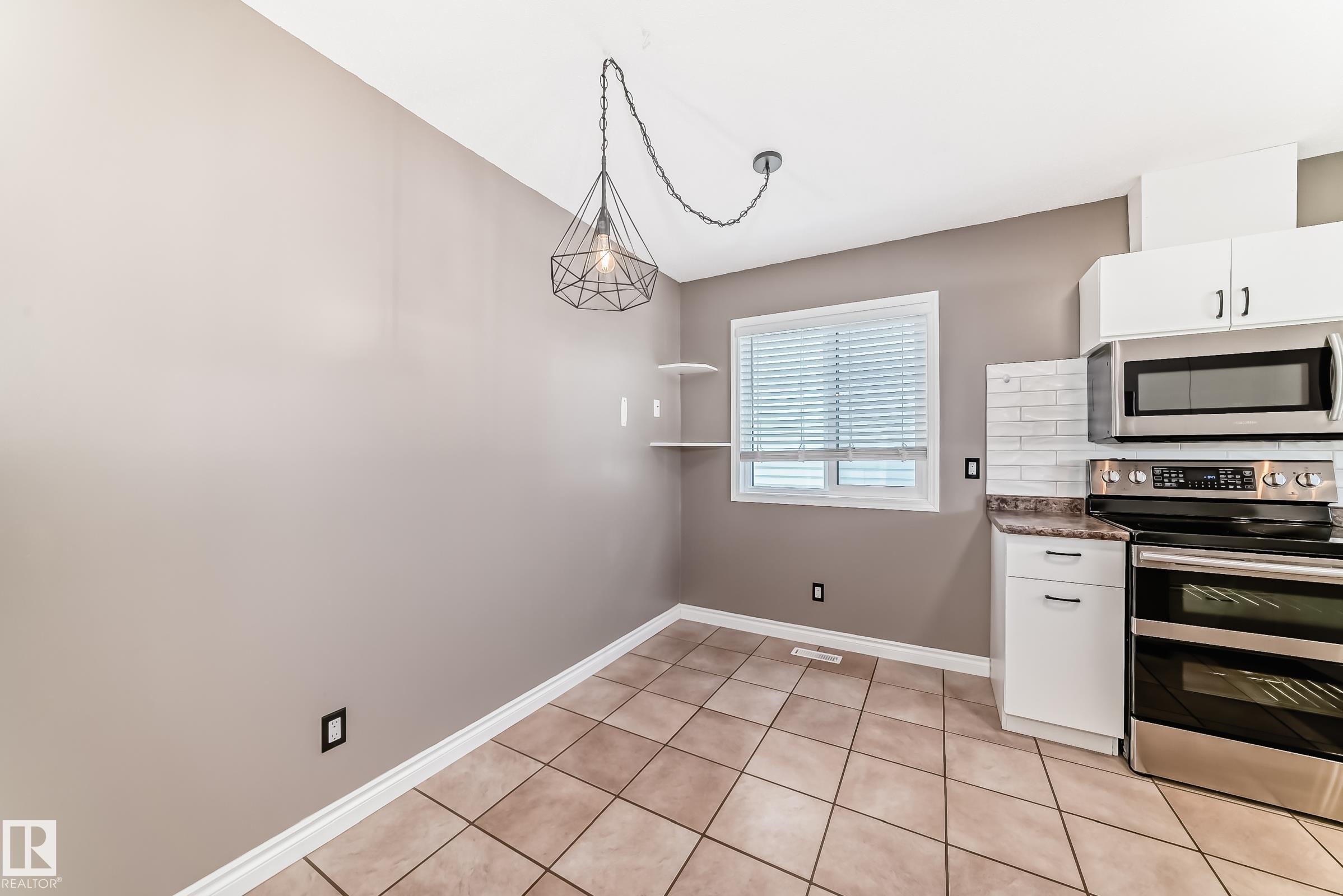 10226 152 Street, Edmonton, AB - Indoor Photo Showing Kitchen