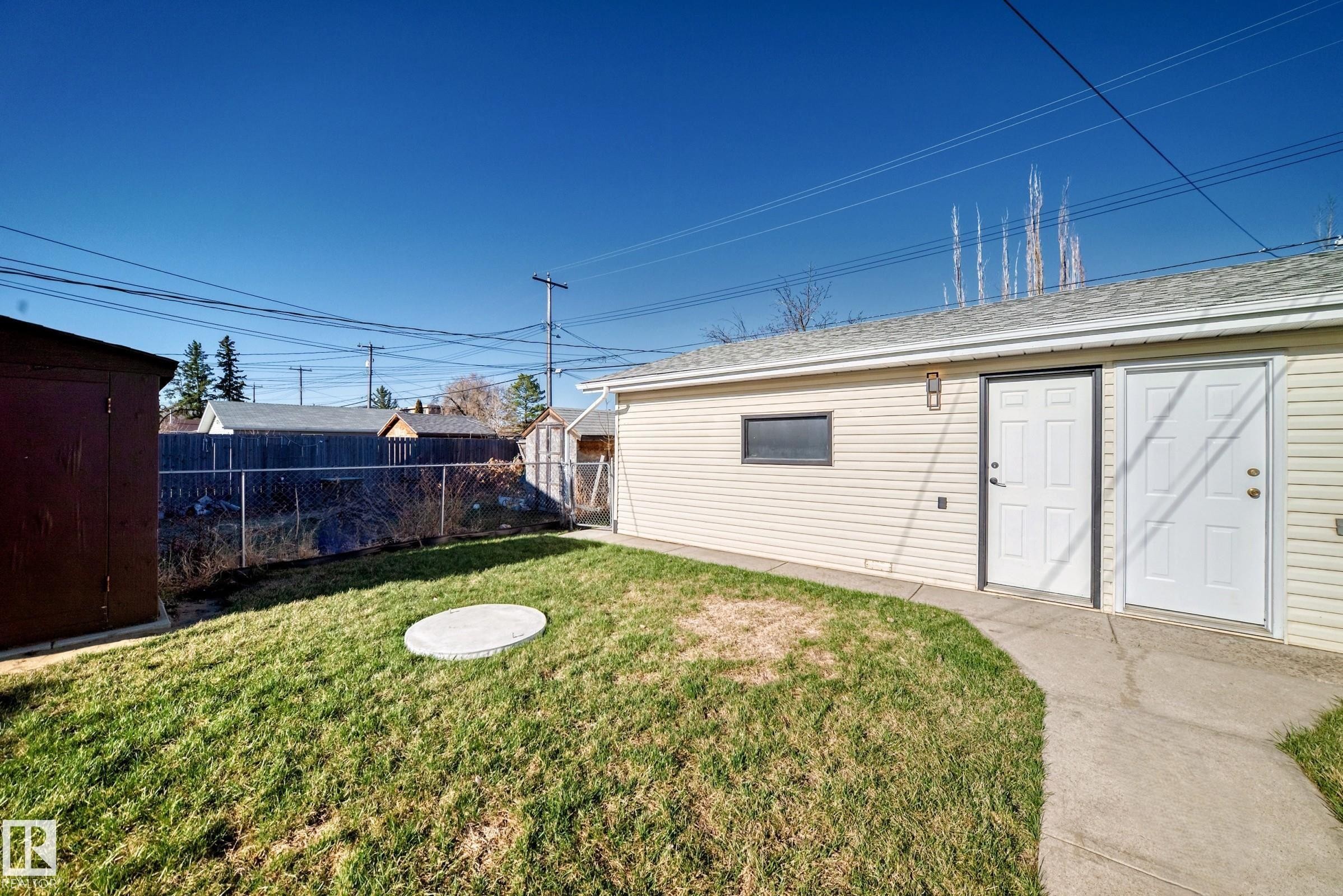 10226 152 Street, Edmonton, AB - Outdoor
