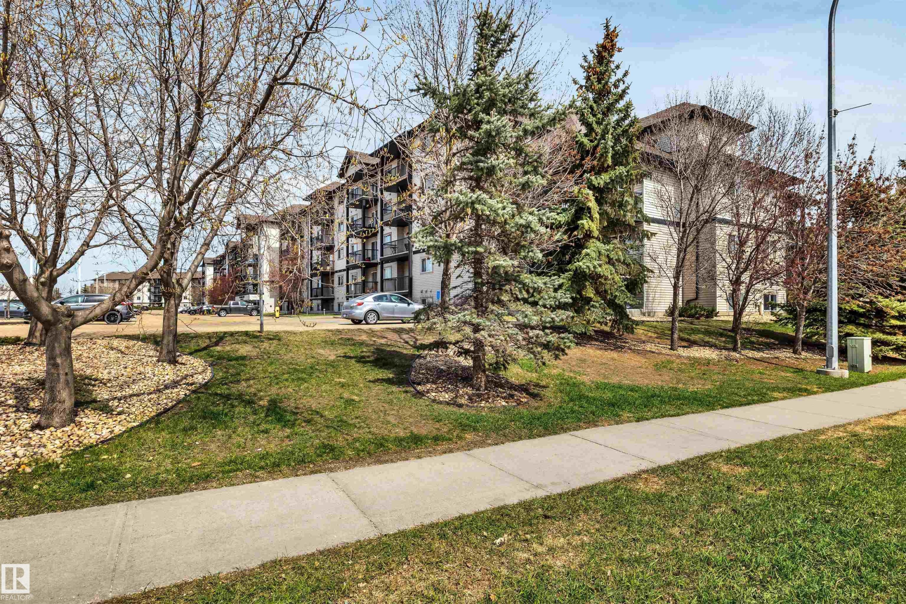409 2430 Guardian Road, Edmonton, AB - Outdoor