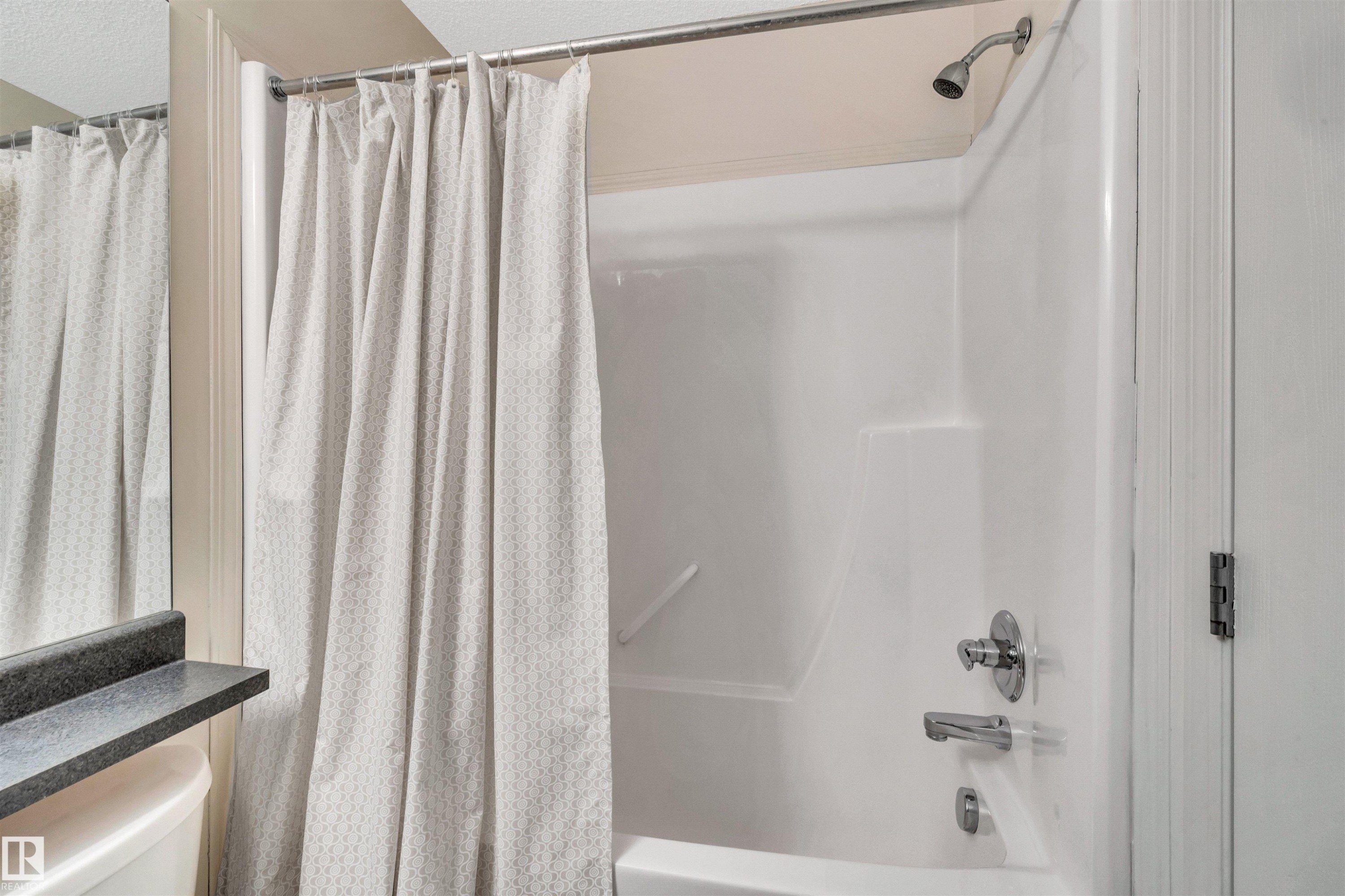 409 2430 Guardian Road, Edmonton, AB - Indoor Photo Showing Bathroom