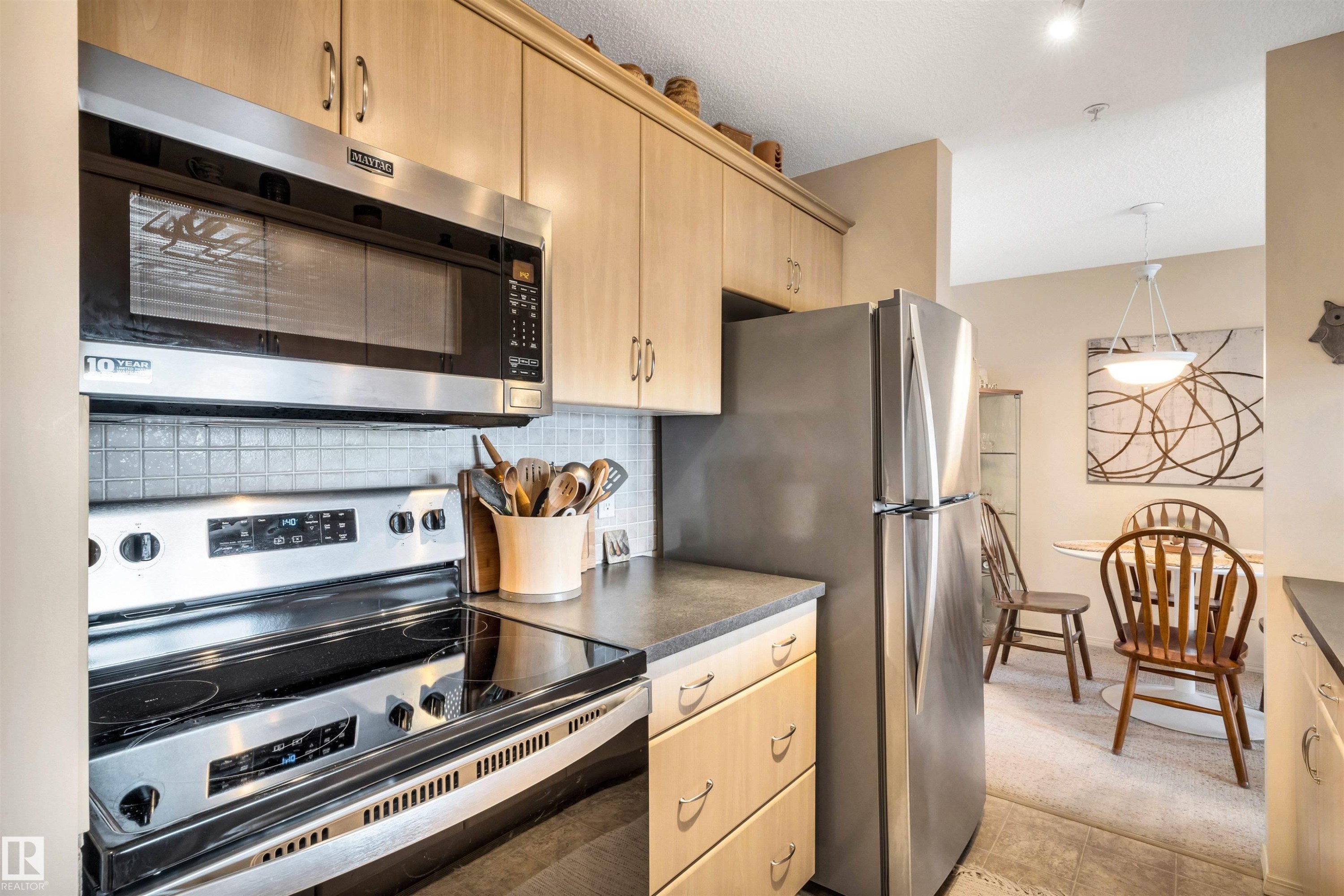 409 2430 Guardian Road, Edmonton, AB - Indoor Photo Showing Kitchen
