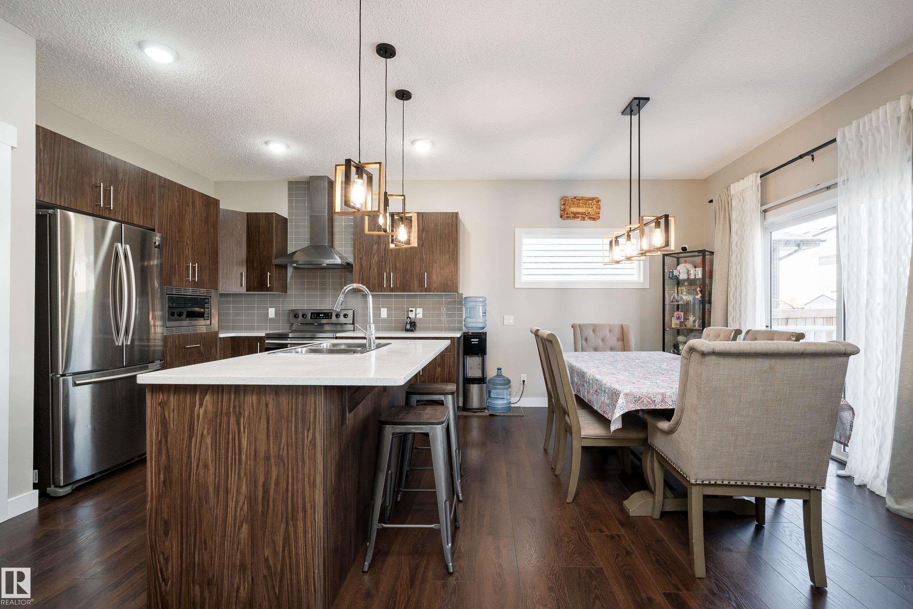 3222 Chernowski Way, Edmonton, AB - Indoor