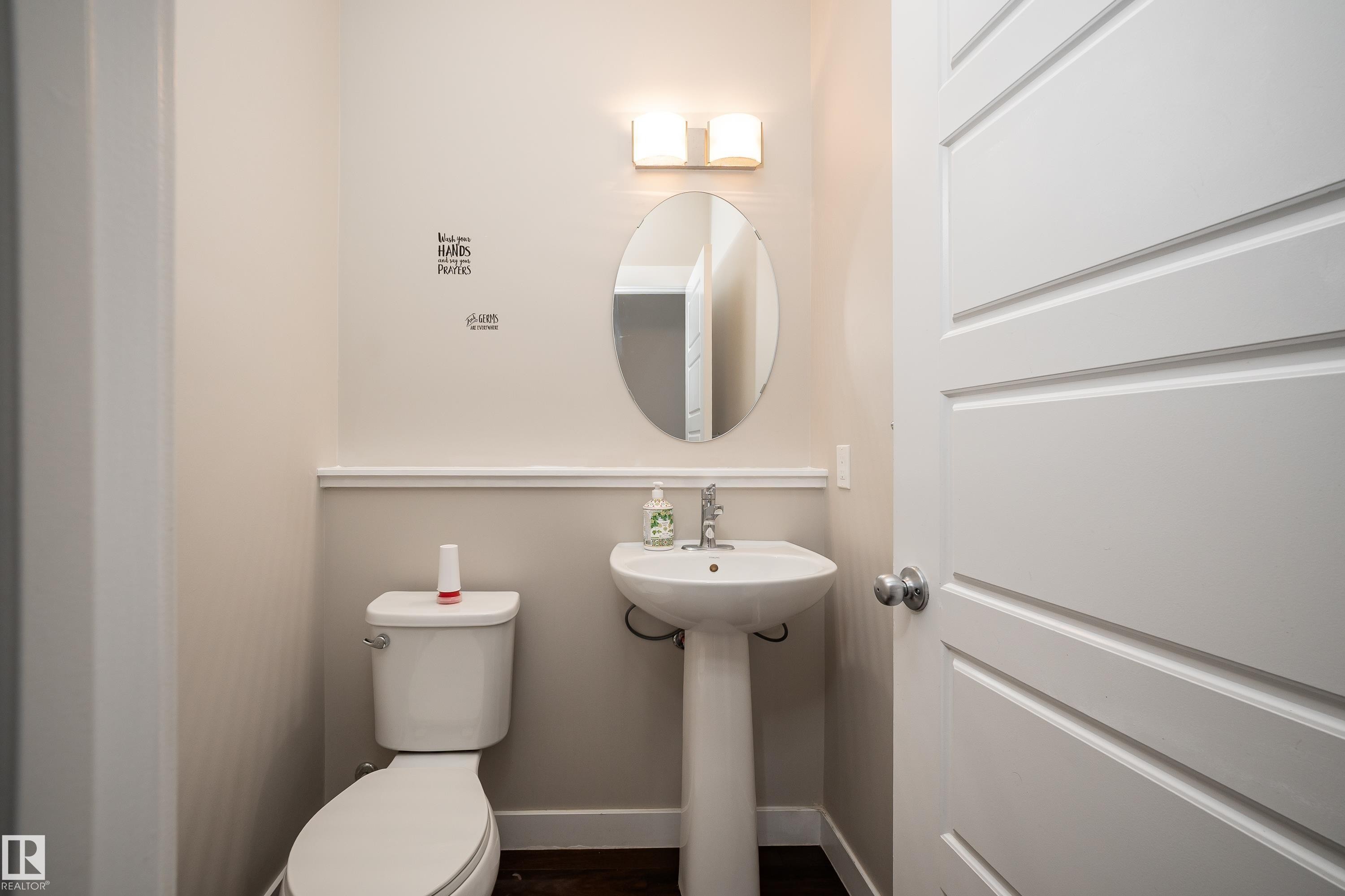 3222 Chernowski Way, Edmonton, AB - Indoor Photo Showing Bathroom