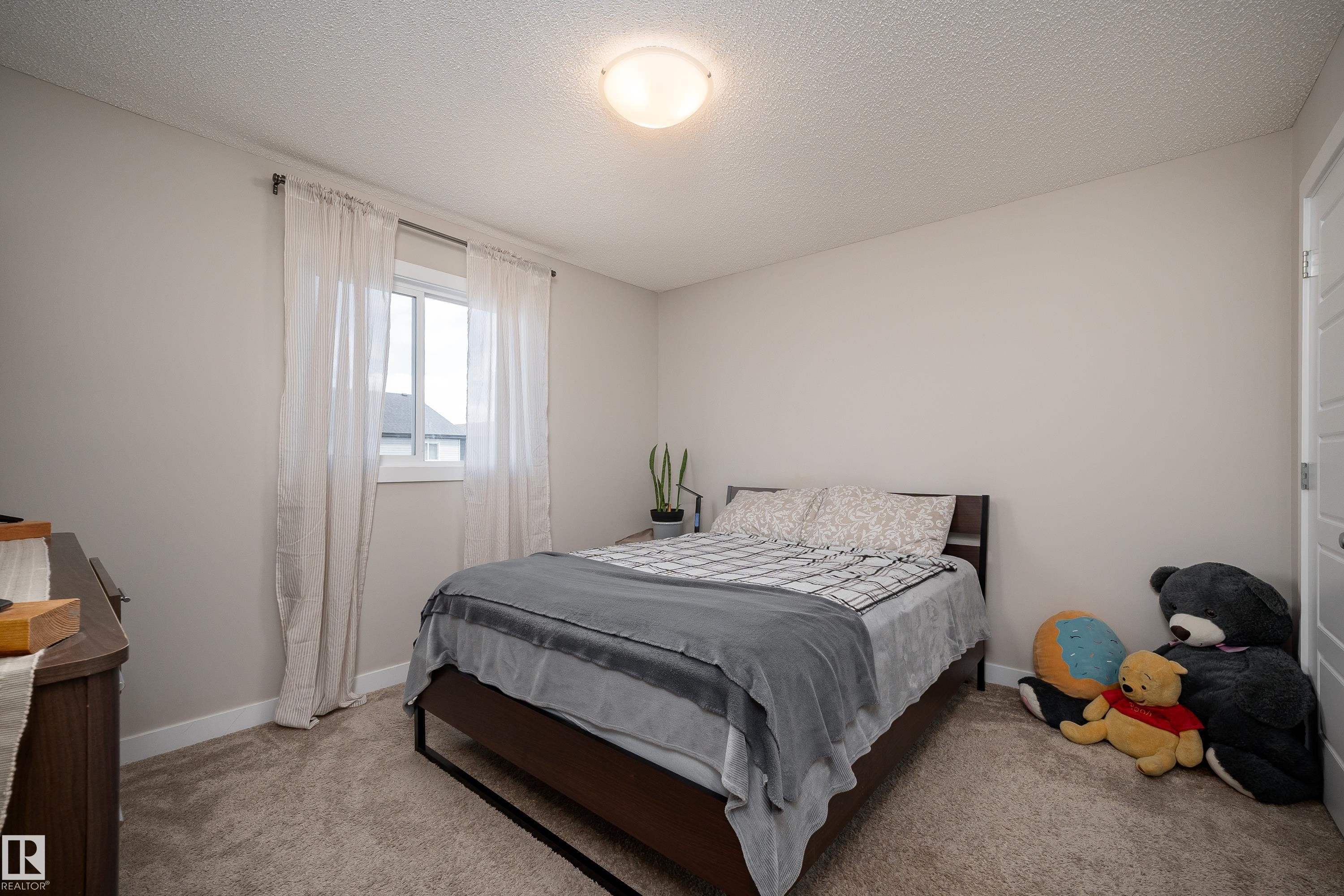 3222 Chernowski Way, Edmonton, AB - Indoor Photo Showing Bedroom