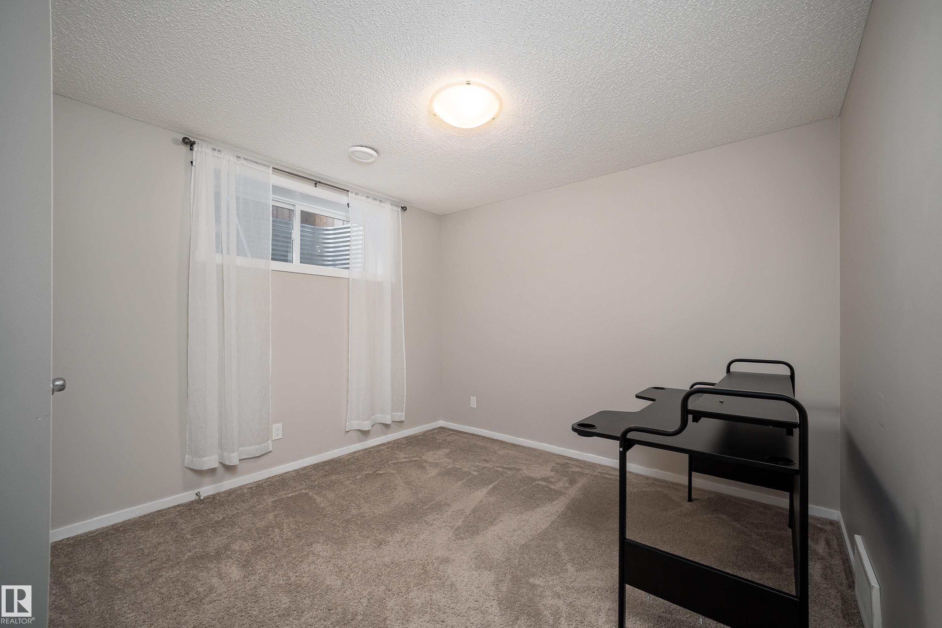 3222 Chernowski Way, Edmonton, AB - Indoor Photo Showing Other Room