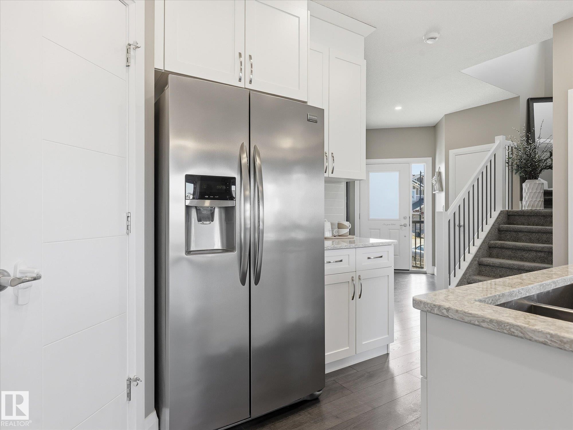 8420 Cushing Court, Edmonton, AB - Indoor Photo Showing Kitchen