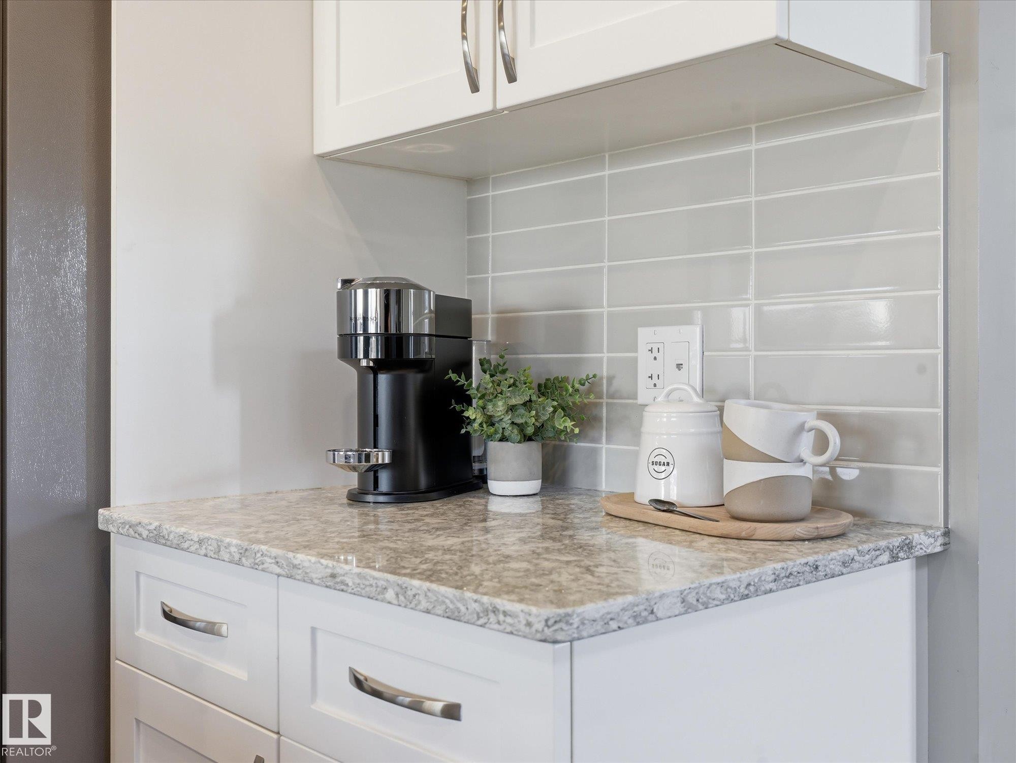 8420 Cushing Court, Edmonton, AB - Indoor Photo Showing Kitchen