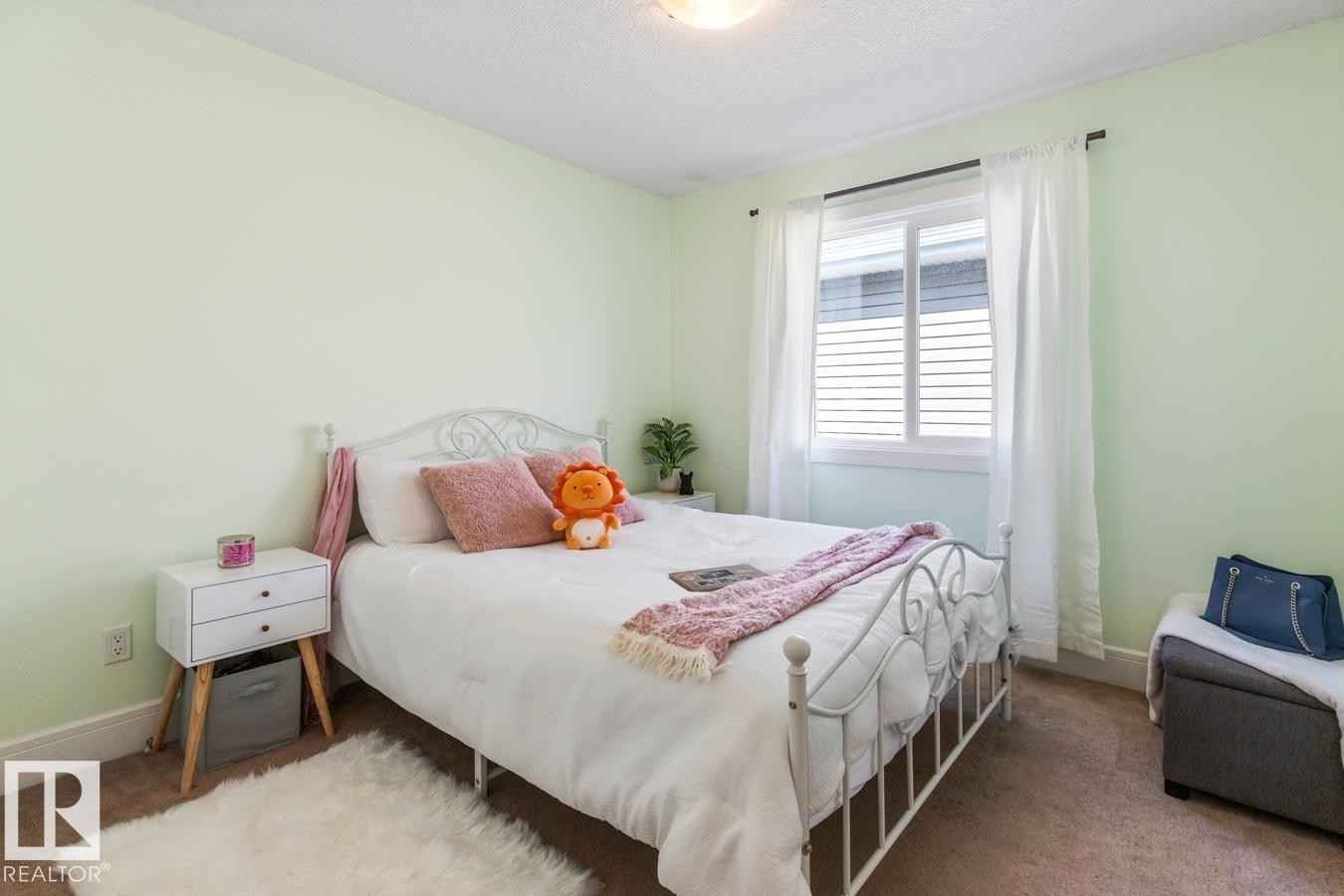 357 Simpkins Wynd, Leduc, AB - Indoor Photo Showing Bedroom