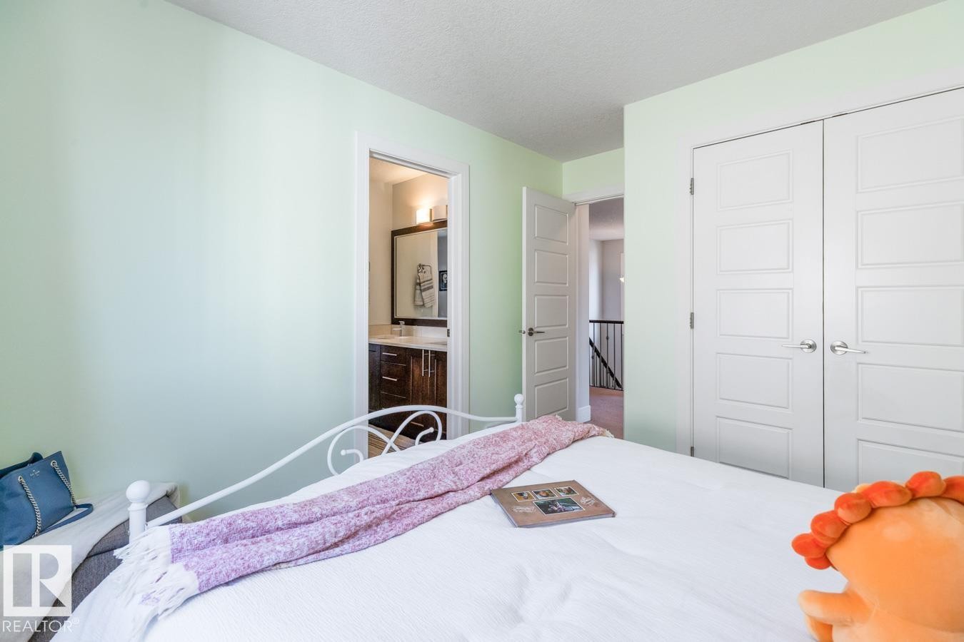 357 Simpkins Wynd, Leduc, AB - Indoor Photo Showing Bedroom