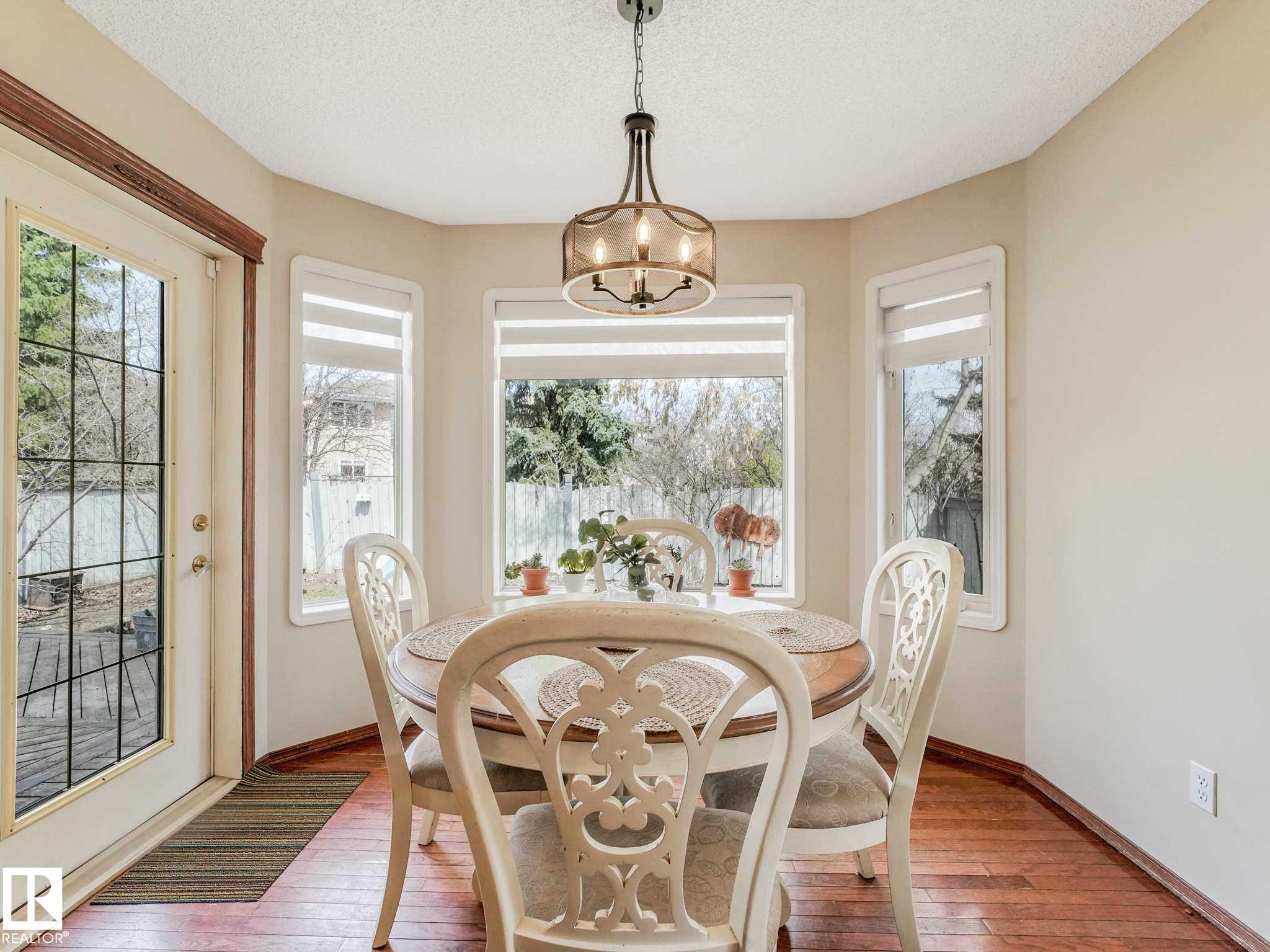 18508 50 Avenue, Edmonton, AB - Indoor Photo Showing Dining Room