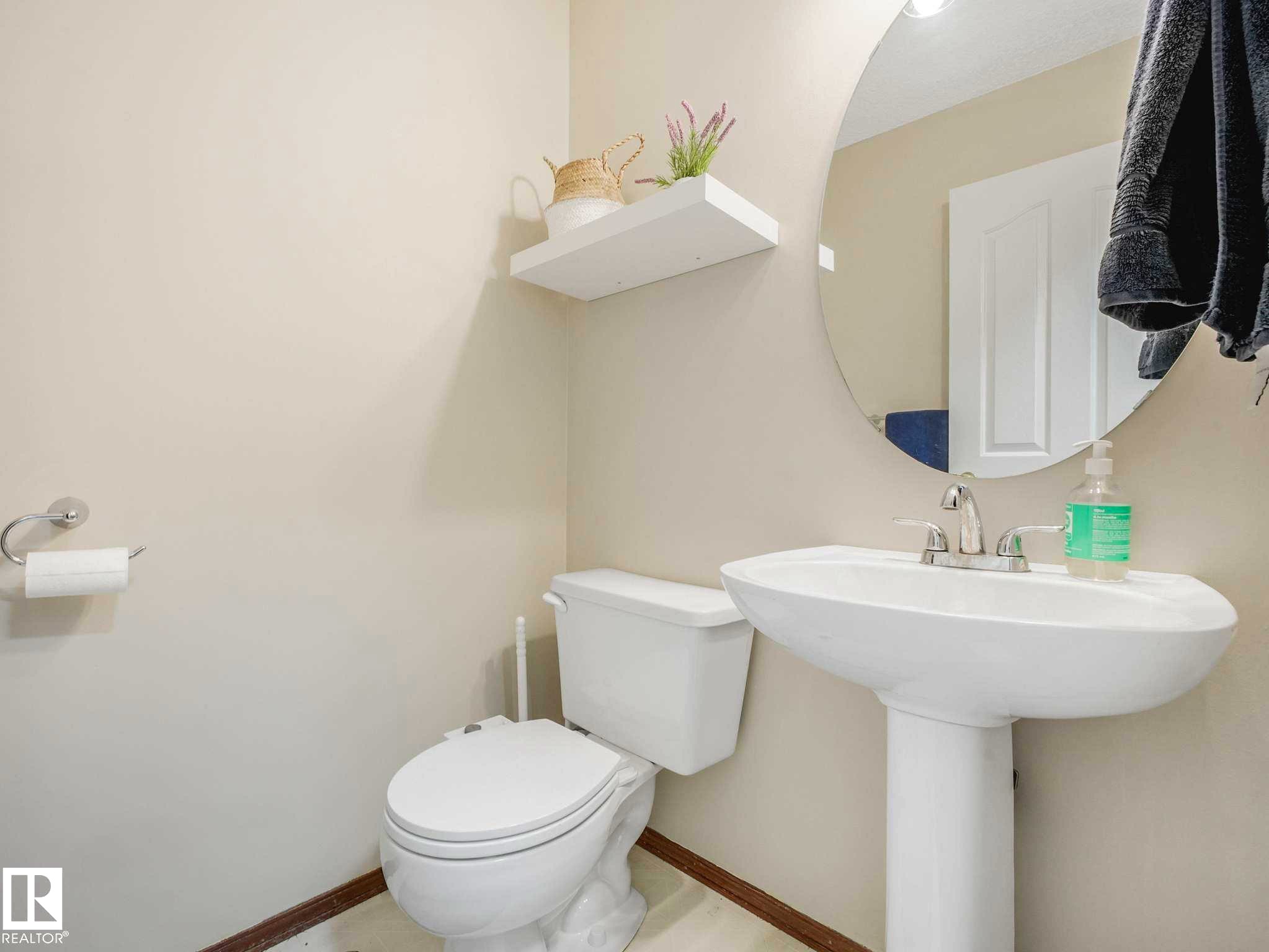 18508 50 Avenue, Edmonton, AB - Indoor Photo Showing Bathroom