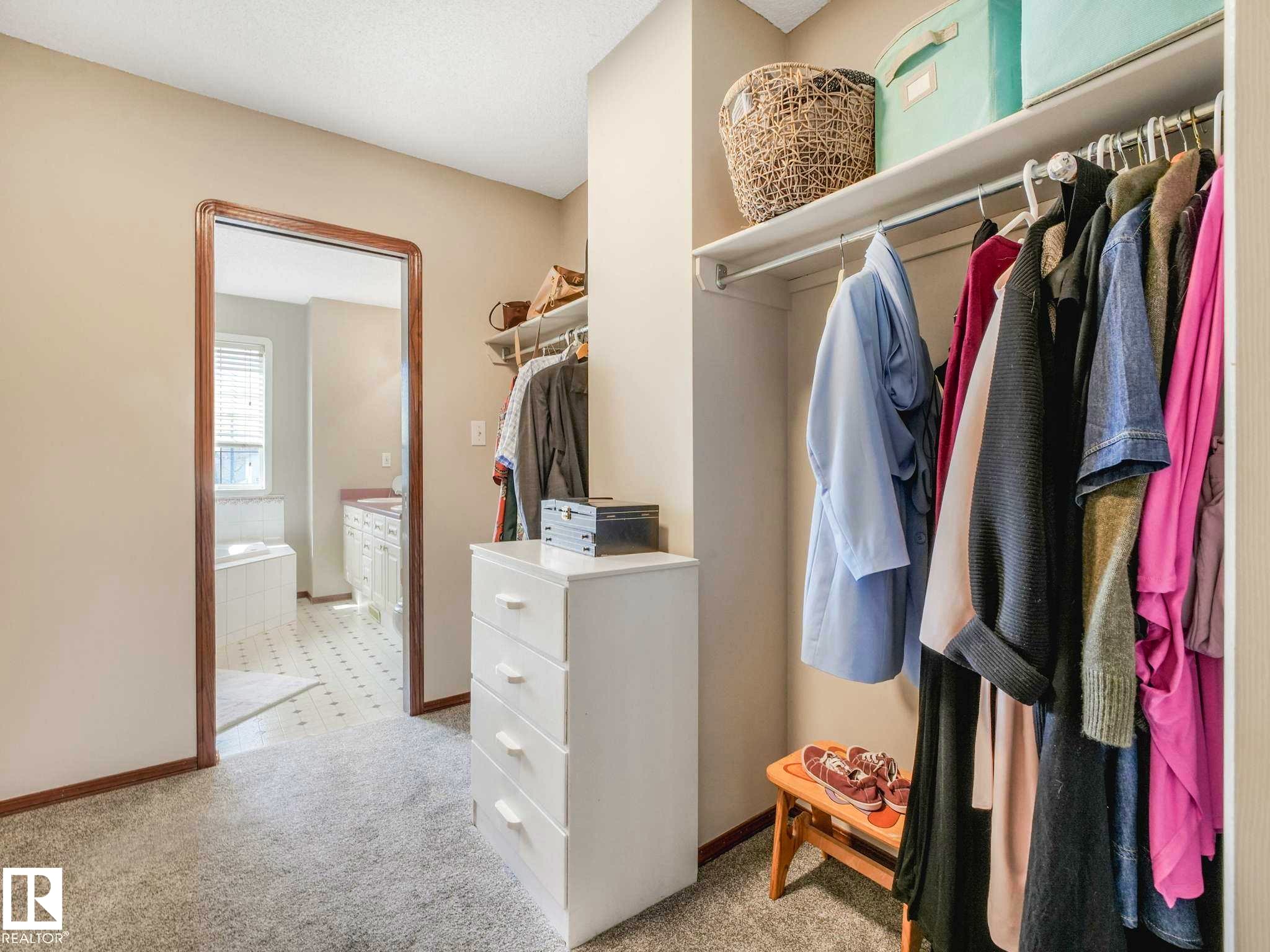 18508 50 Avenue, Edmonton, AB - Indoor With Storage