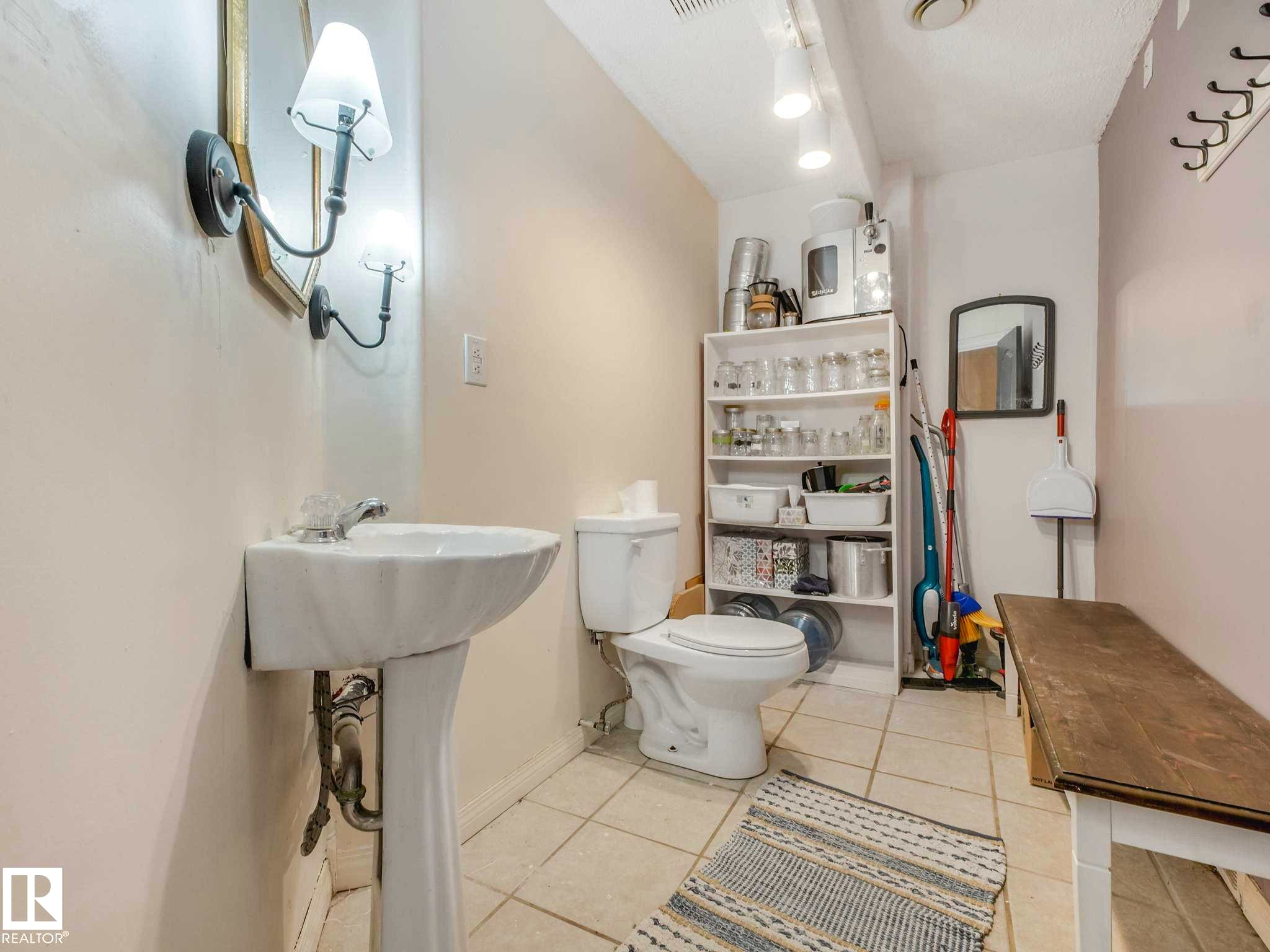 18508 50 Avenue, Edmonton, AB - Indoor Photo Showing Bathroom