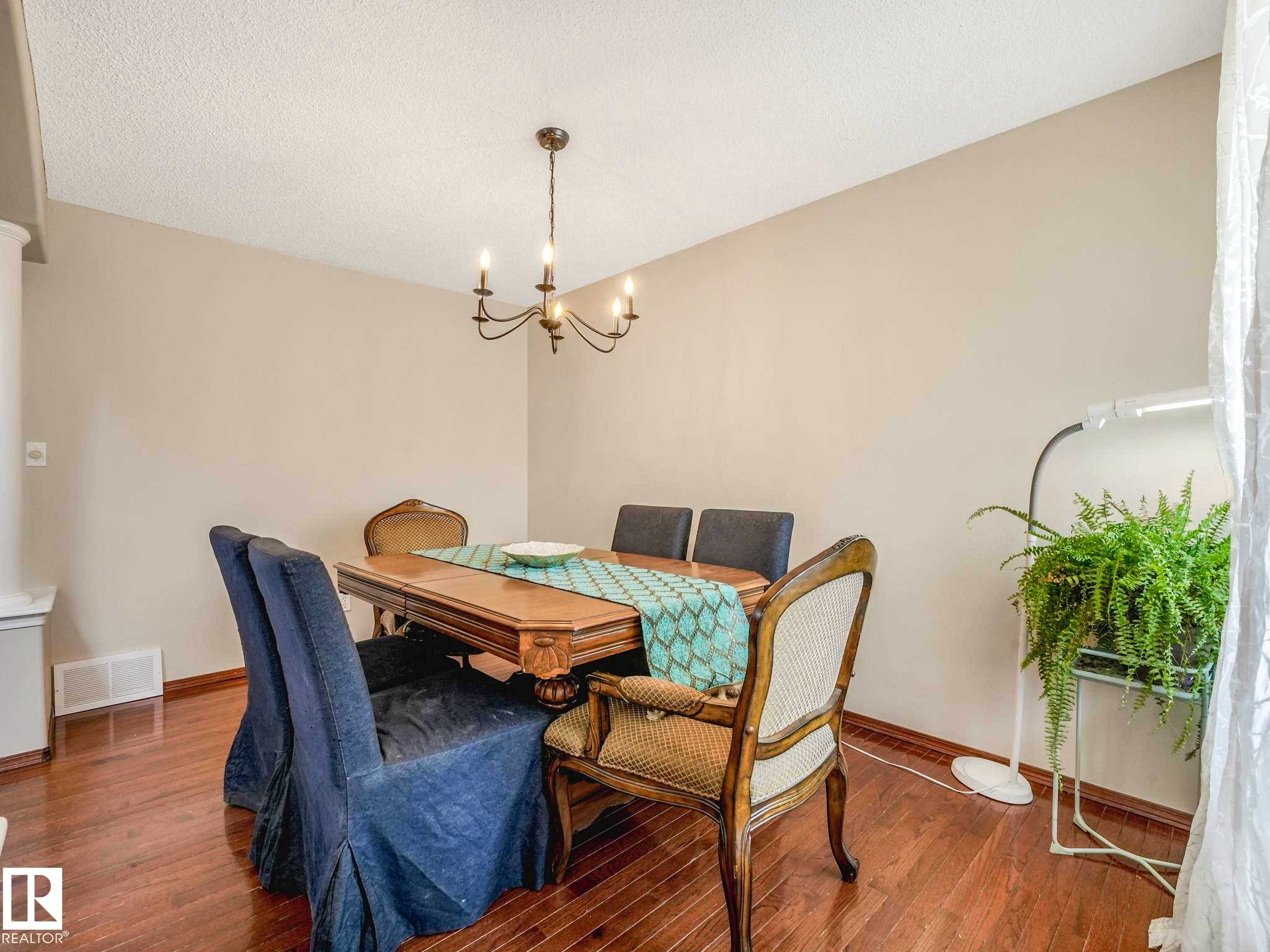 18508 50 Avenue, Edmonton, AB - Indoor Photo Showing Dining Room