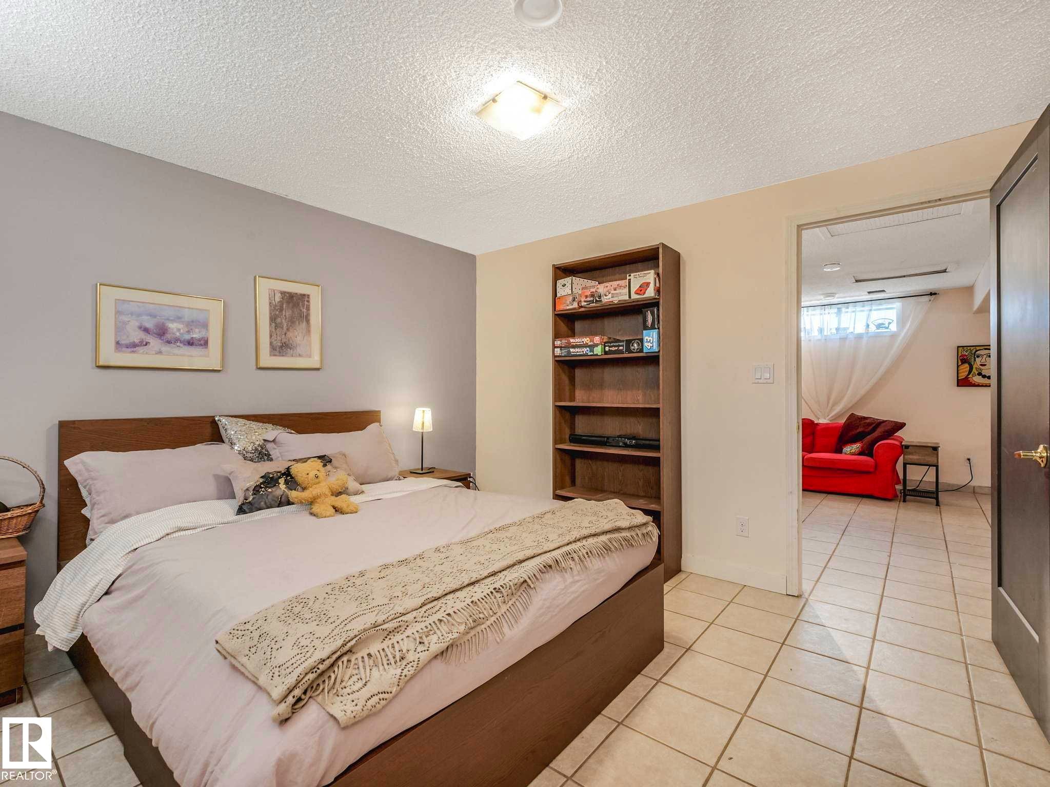 18508 50 Avenue, Edmonton, AB - Indoor Photo Showing Bedroom
