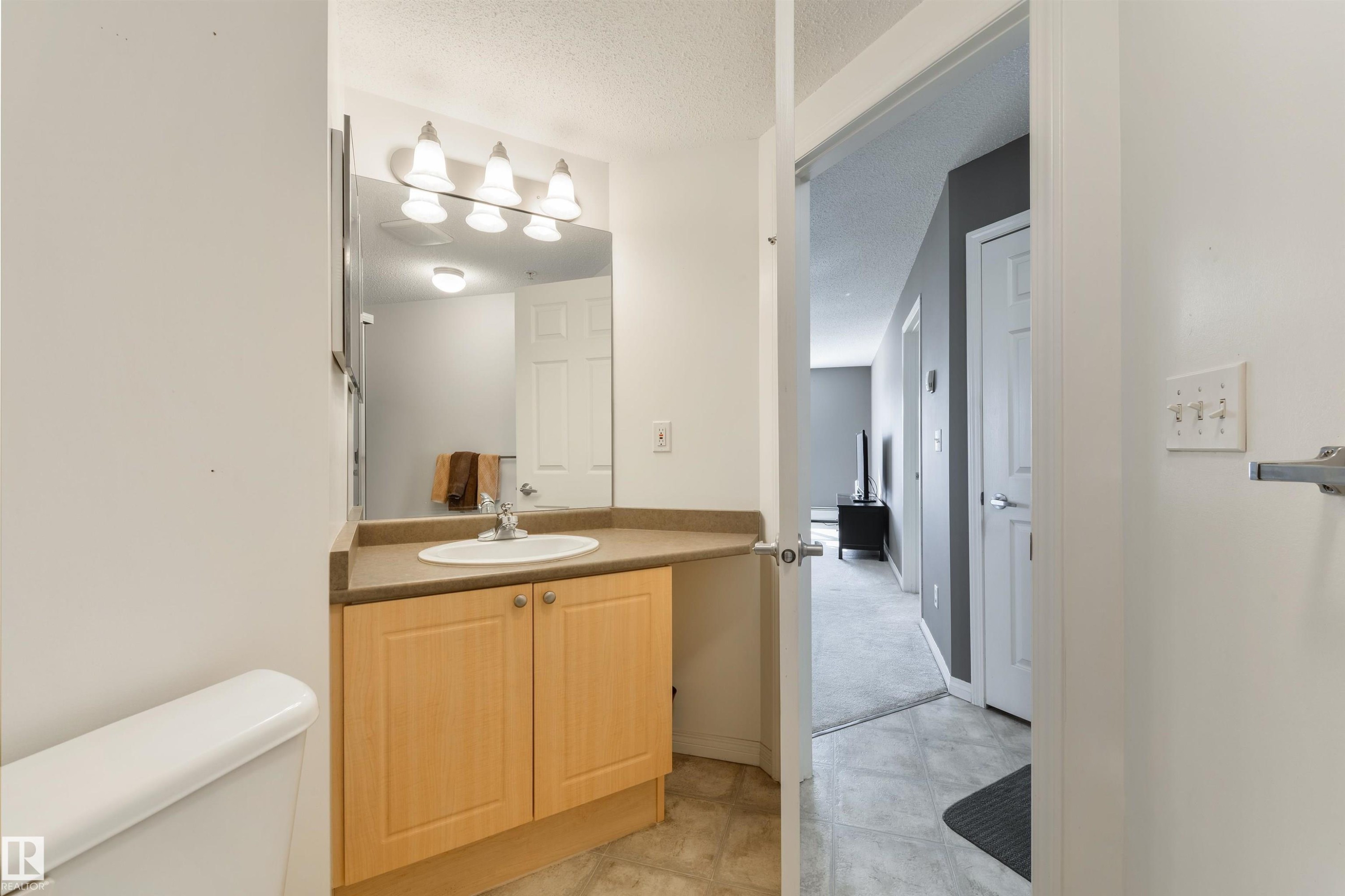 202 622 Mcallister Loop, Edmonton, AB - Indoor Photo Showing Bathroom