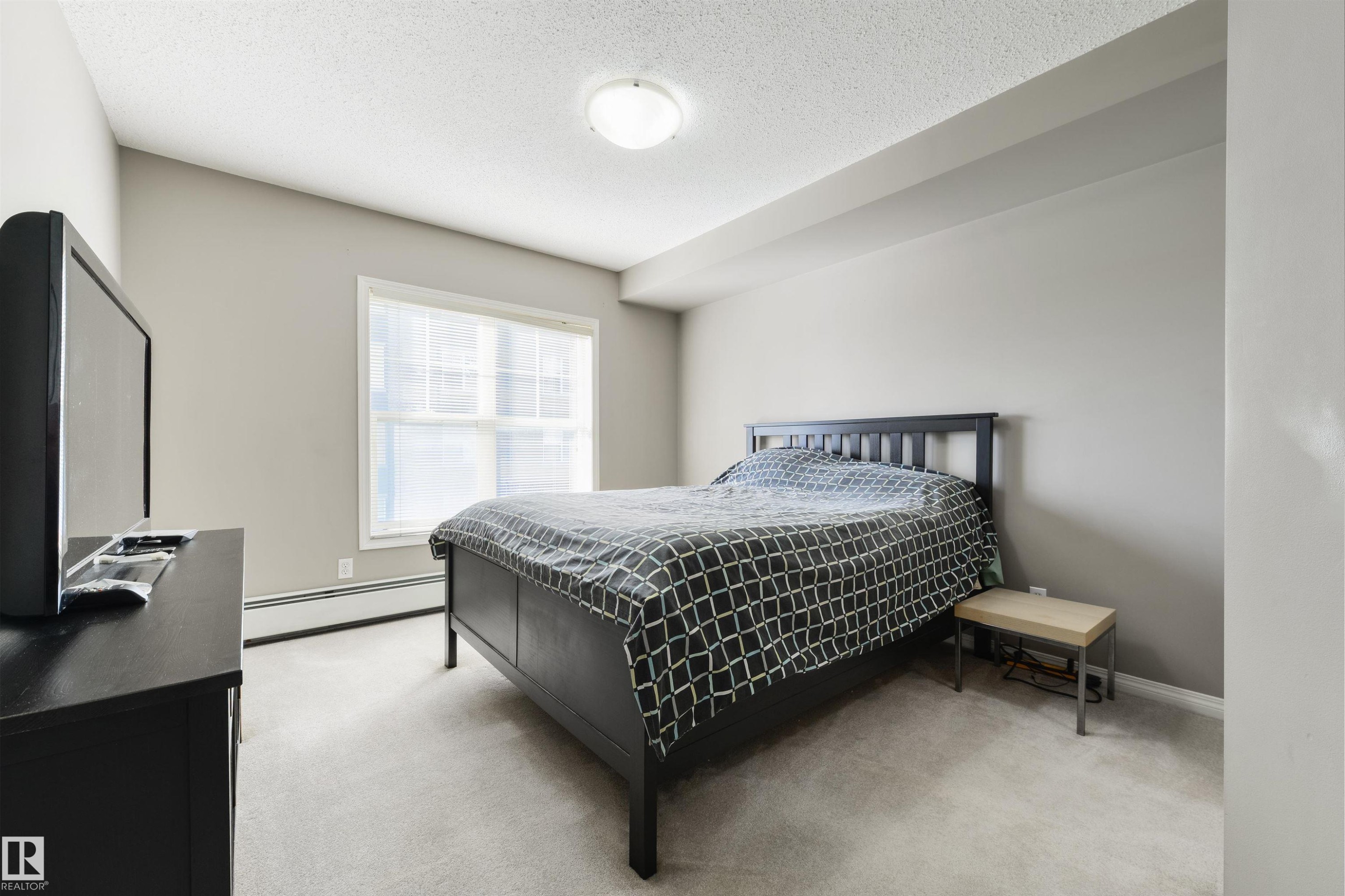 202 622 Mcallister Loop, Edmonton, AB - Indoor Photo Showing Bedroom