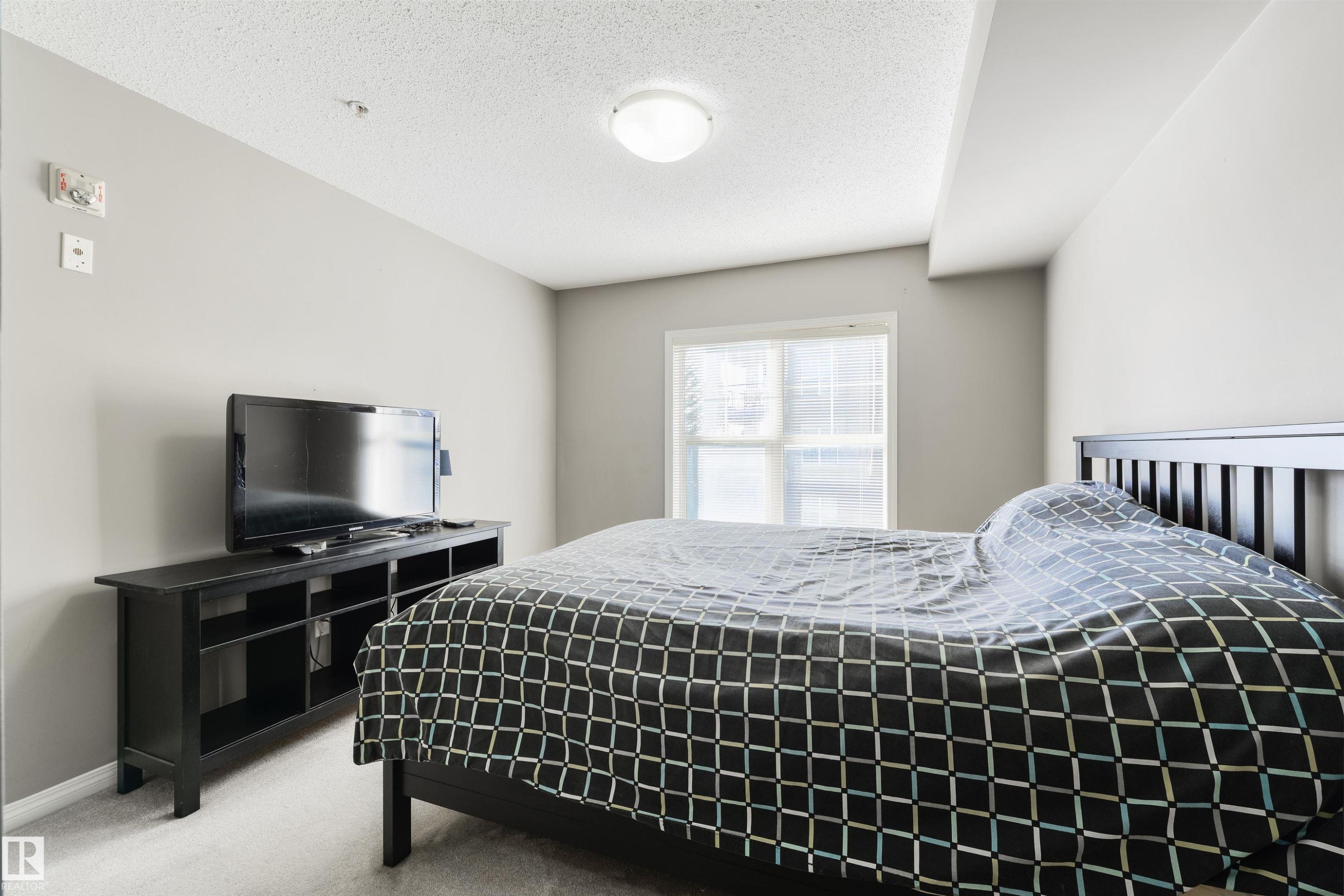 202 622 Mcallister Loop, Edmonton, AB - Indoor Photo Showing Bedroom