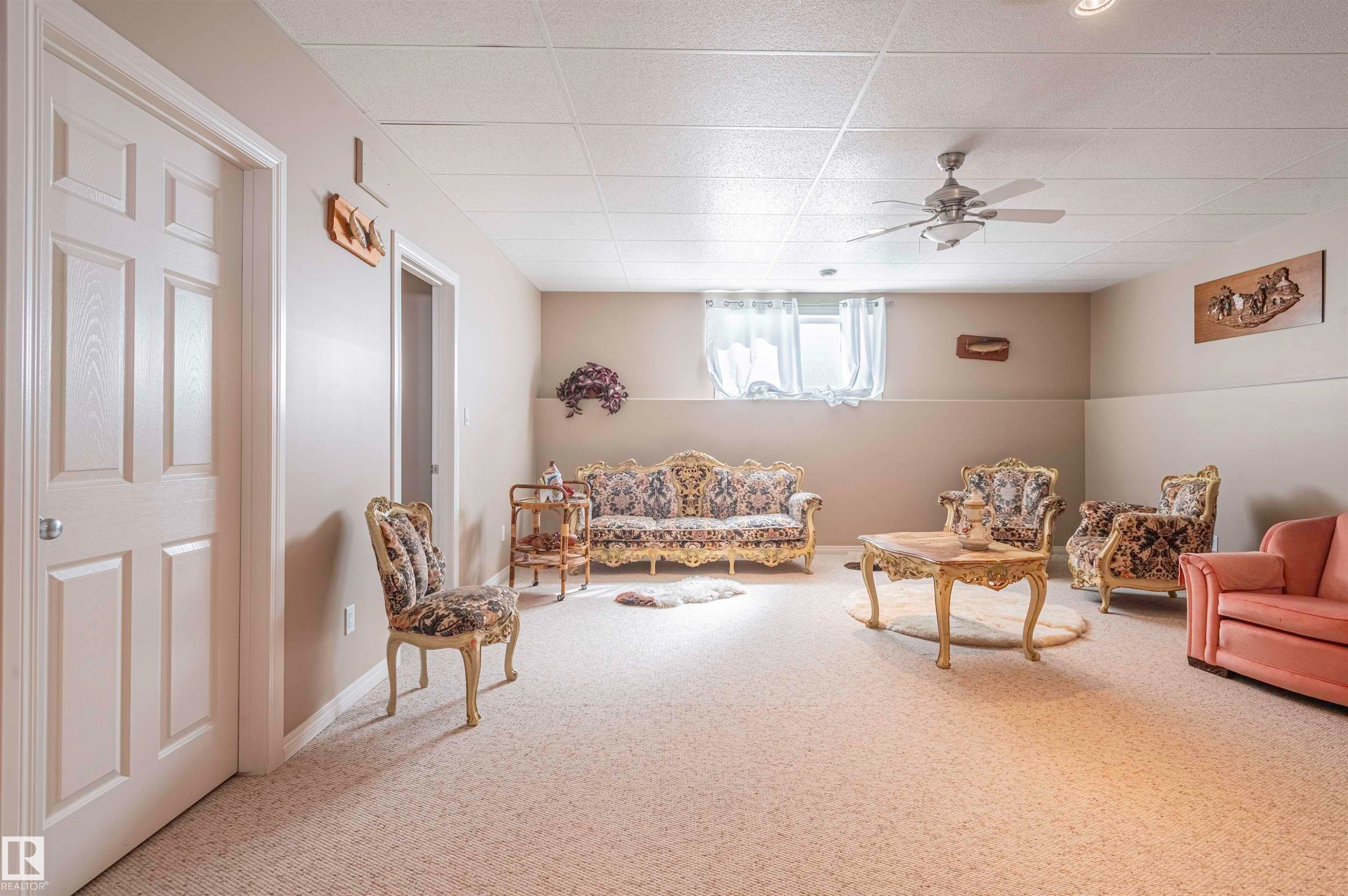 4431 48 Avenue, Clyde, AB - Indoor