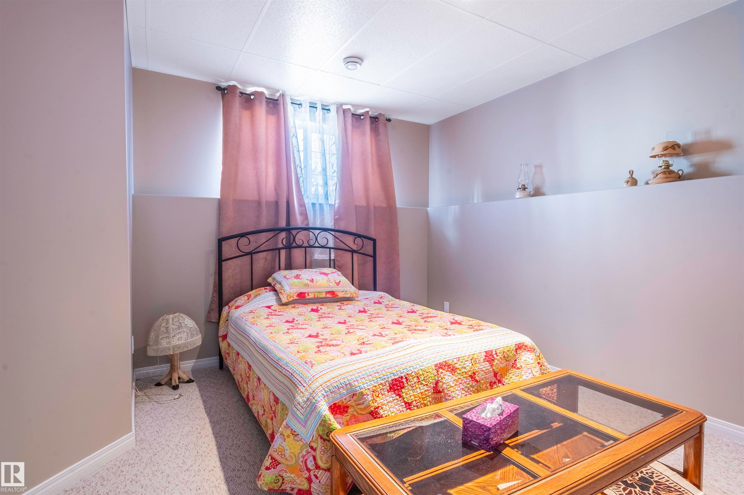 4431 48 Avenue, Clyde, AB - Indoor Photo Showing Bedroom