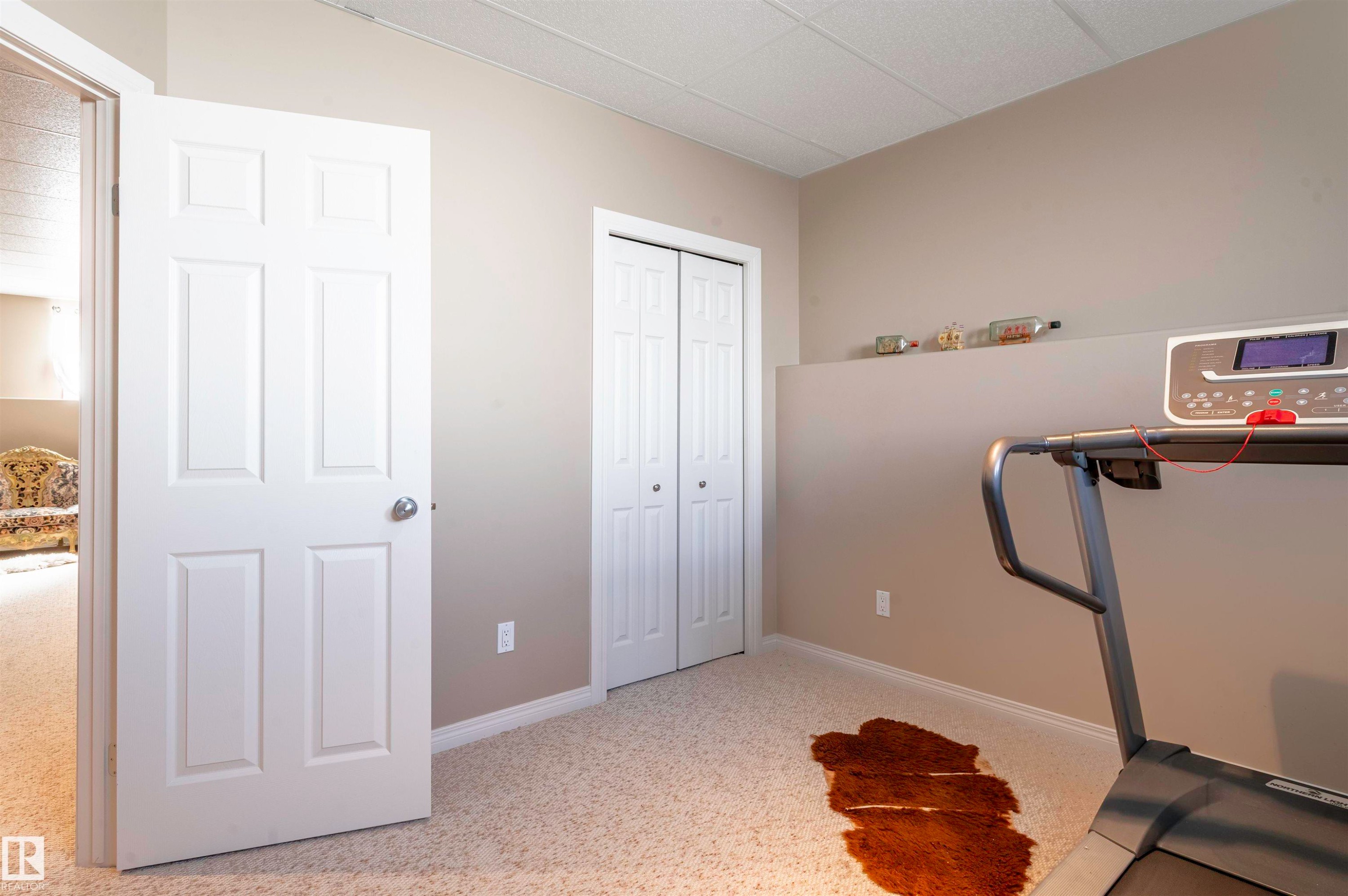 4431 48 Avenue, Clyde, AB - Indoor