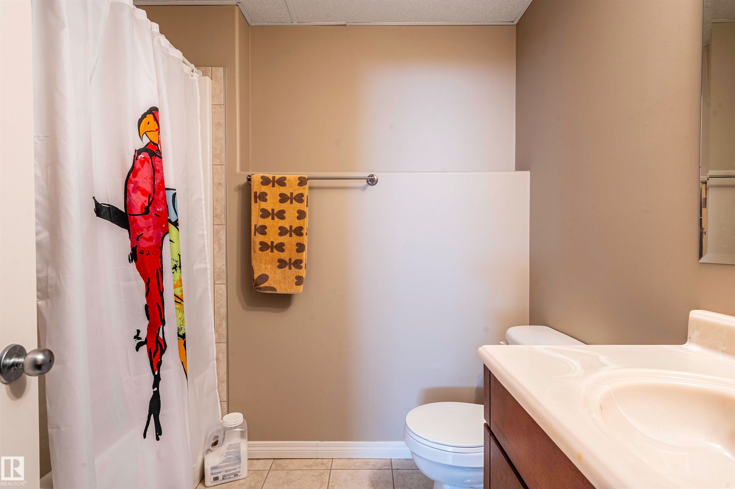 4431 48 Avenue, Clyde, AB - Indoor Photo Showing Bathroom