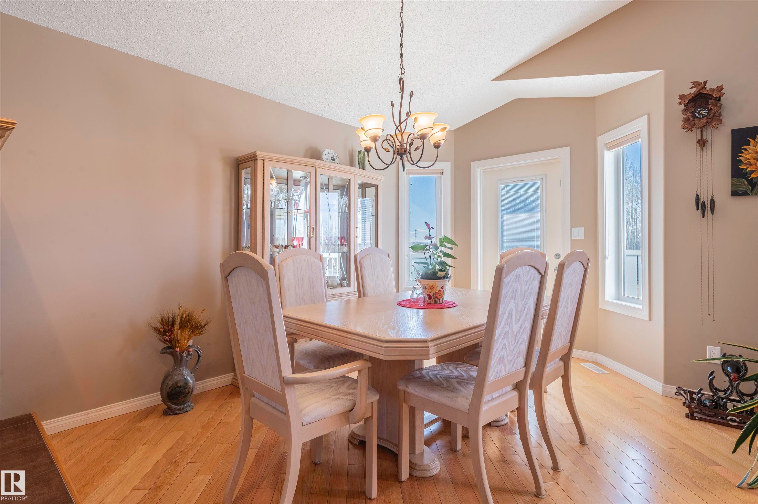 4431 48 Avenue, Clyde, AB - Indoor Photo Showing Dining Room