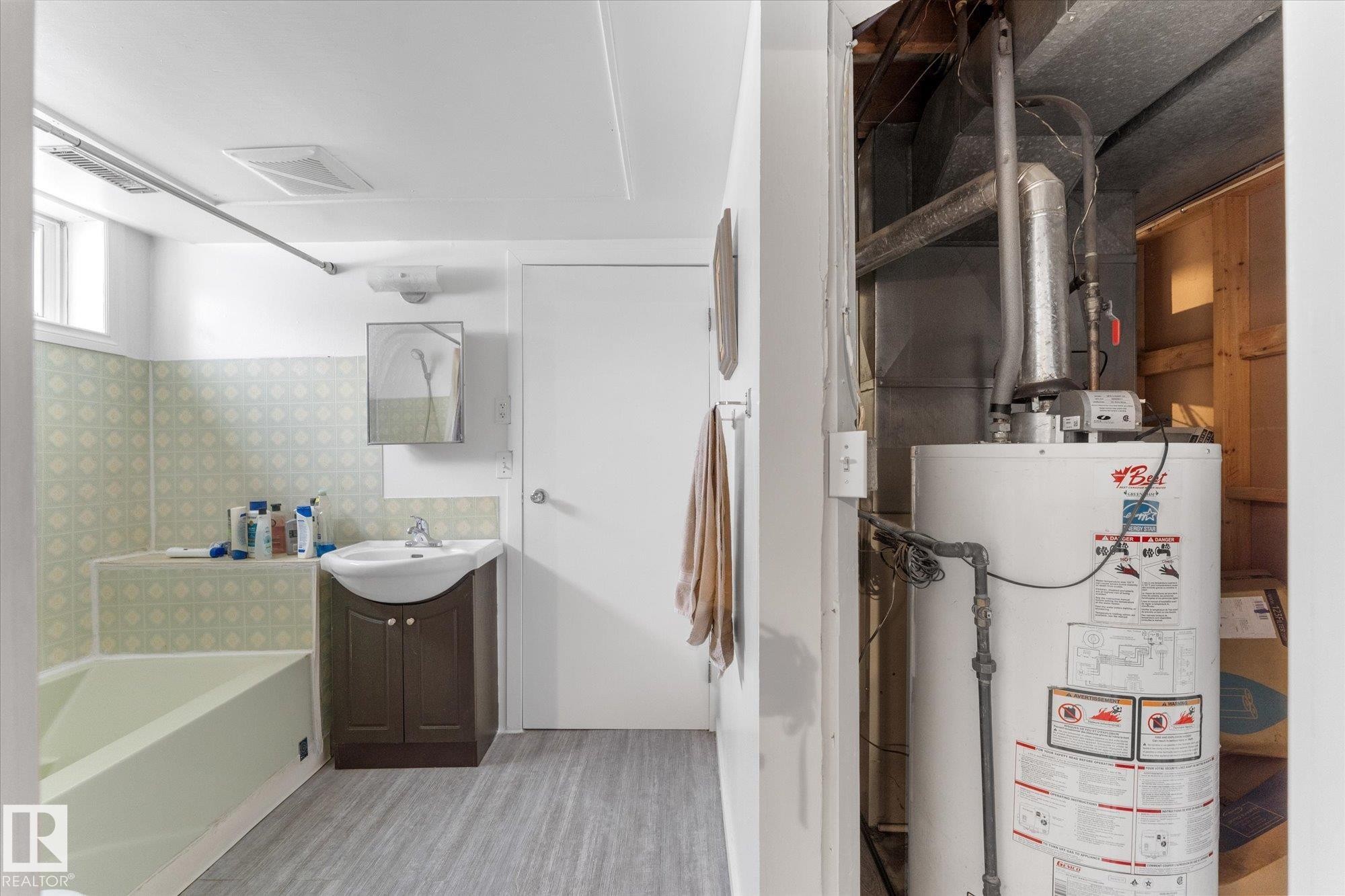 4520 54 Avenue, Leduc, AB - Indoor Photo Showing Basement