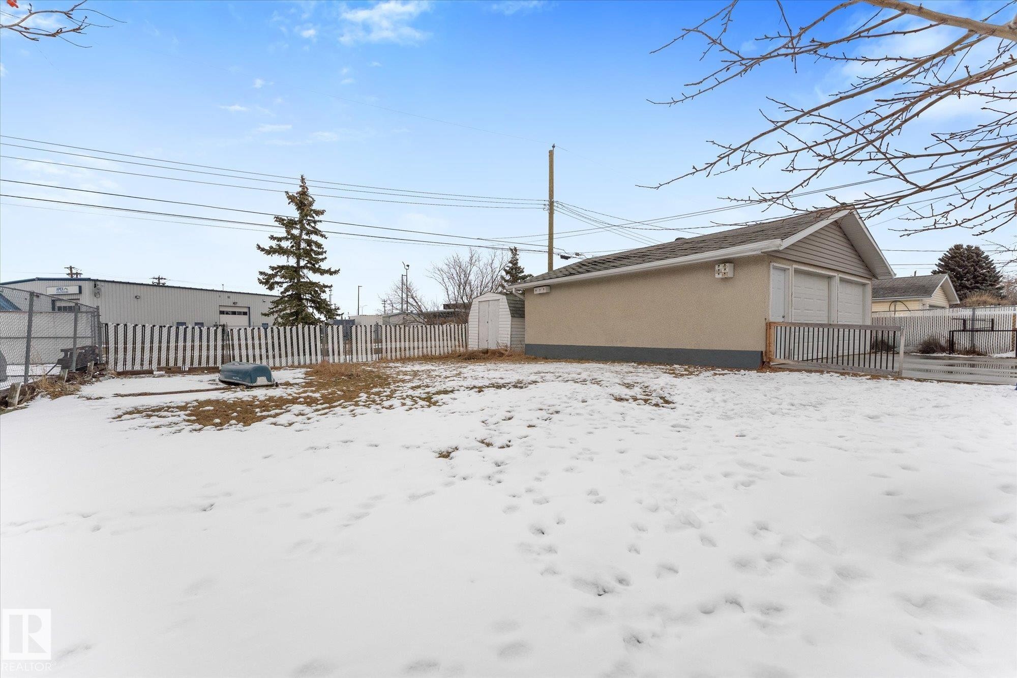 4520 54 Avenue, Leduc, AB - Outdoor