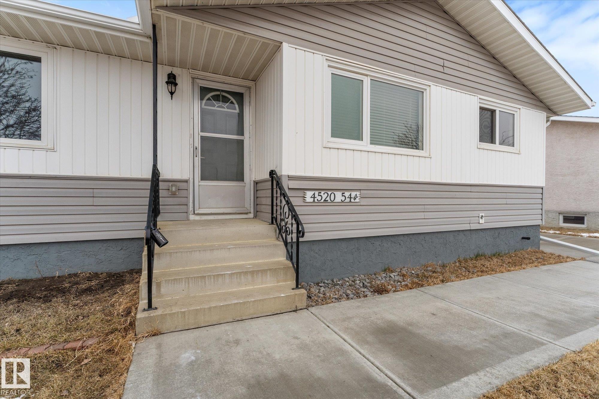4520 54 Avenue, Leduc, AB - Outdoor With Exterior