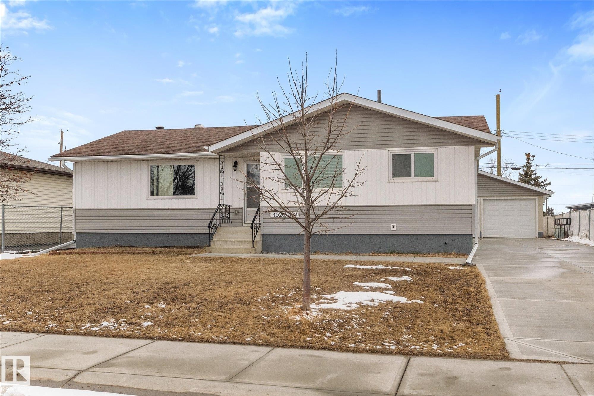 4520 54 Avenue, Leduc, AB - Outdoor
