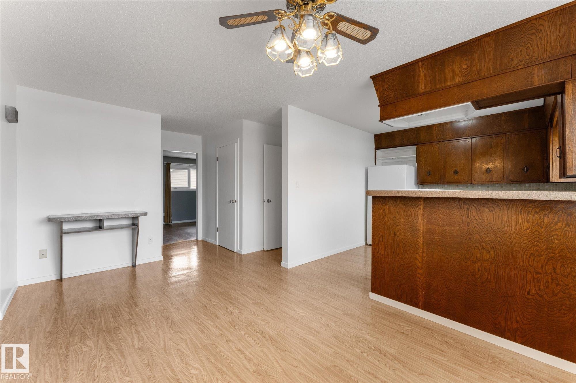 4520 54 Avenue, Leduc, AB - Indoor