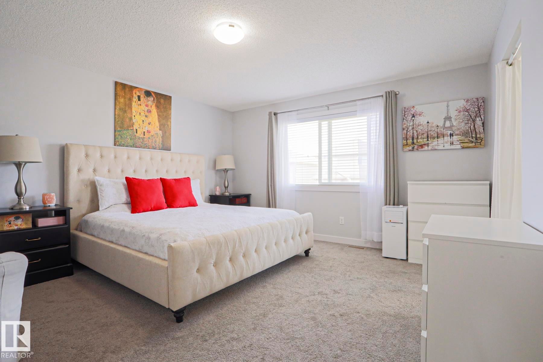 7314 Edgemont Way, Edmonton, AB - Indoor Photo Showing Bedroom