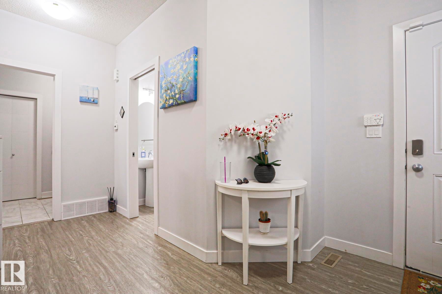 7314 Edgemont Way, Edmonton, AB - Indoor Photo Showing Other Room