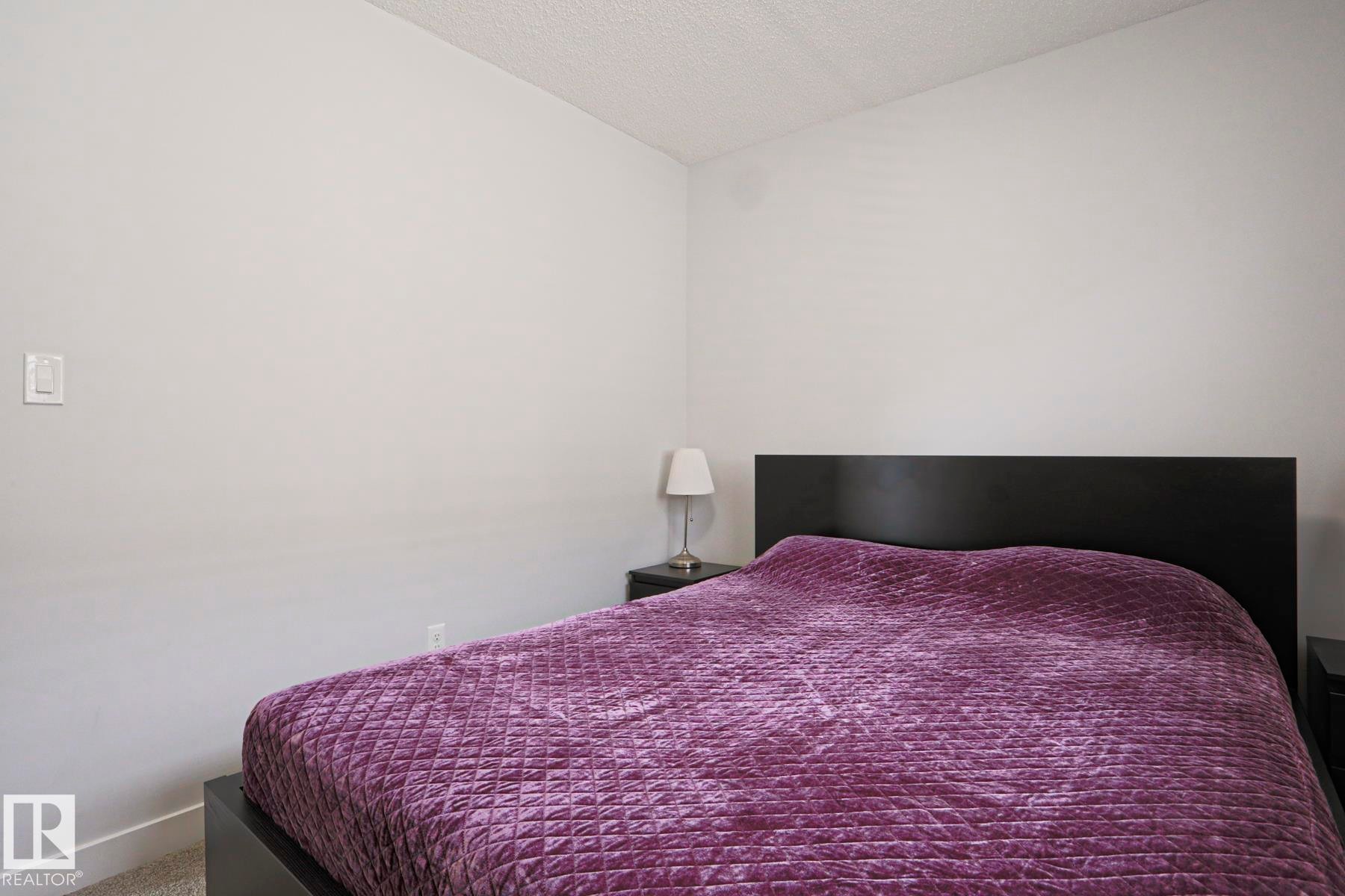 7314 Edgemont Way, Edmonton, AB - Indoor Photo Showing Bedroom