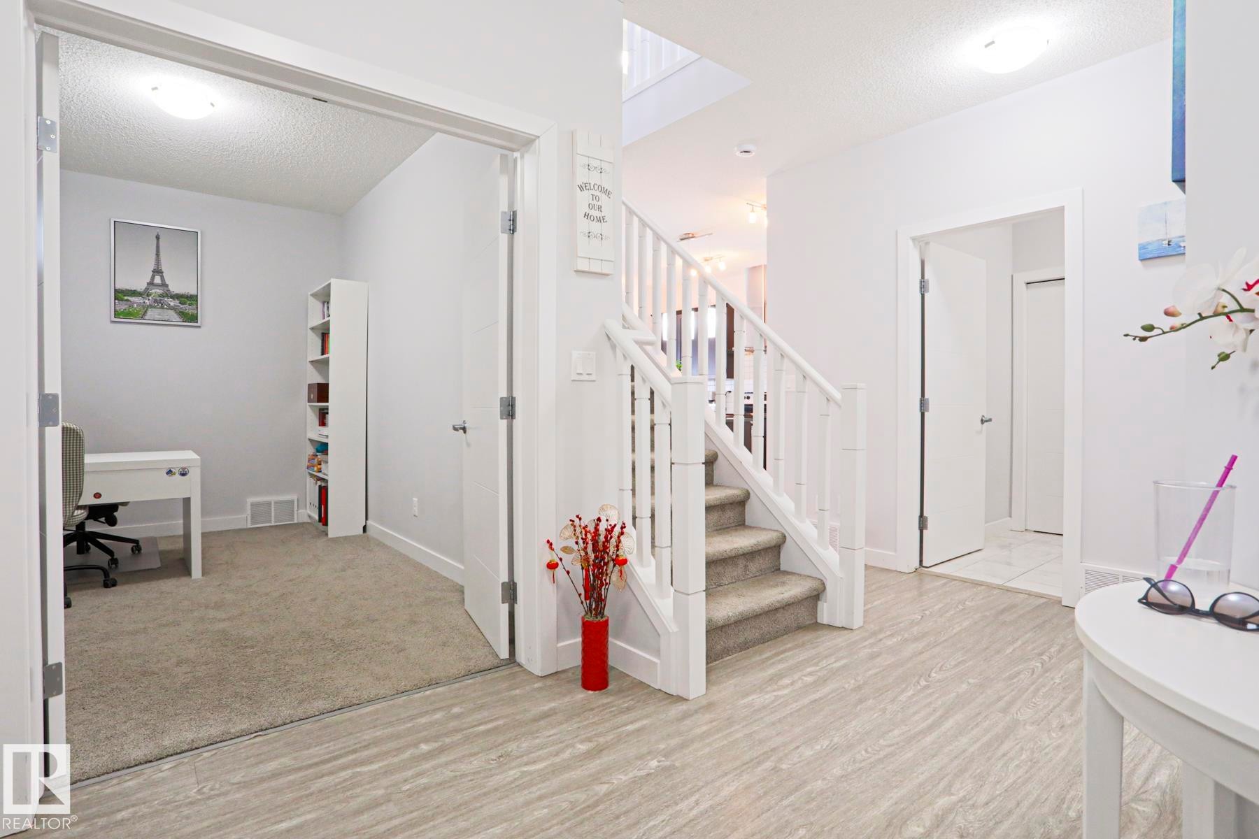 7314 Edgemont Way, Edmonton, AB - Indoor Photo Showing Other Room