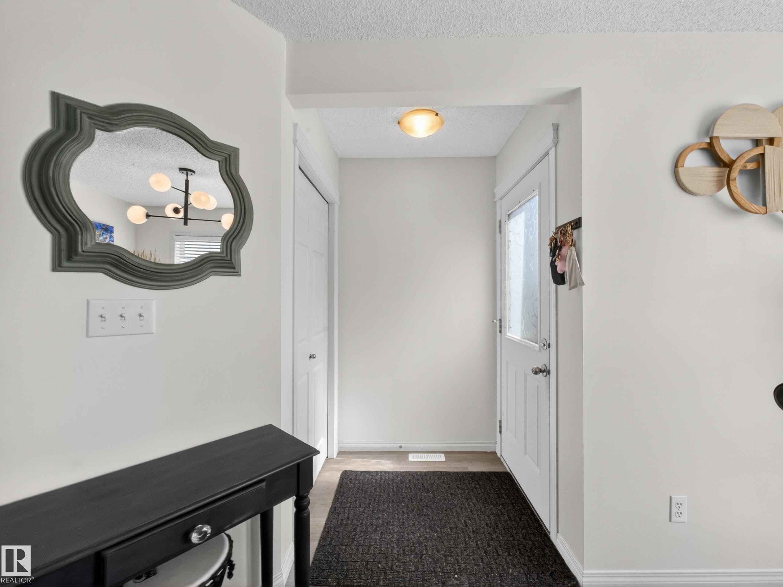 5576 Stevens Crescent Nw, Edmonton, AB - Indoor Photo Showing Other Room