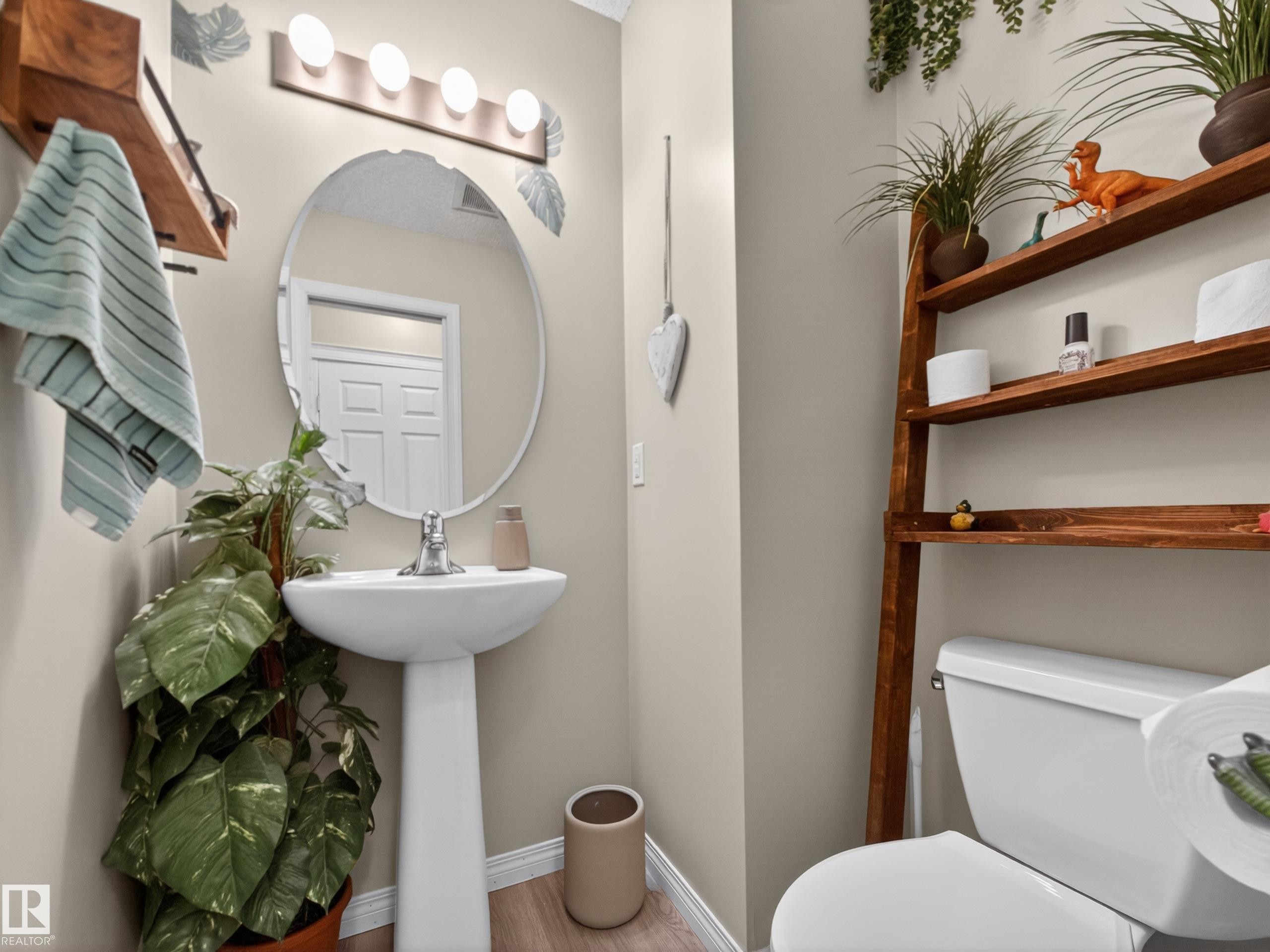 5576 Stevens Crescent Nw, Edmonton, AB - Indoor Photo Showing Bathroom