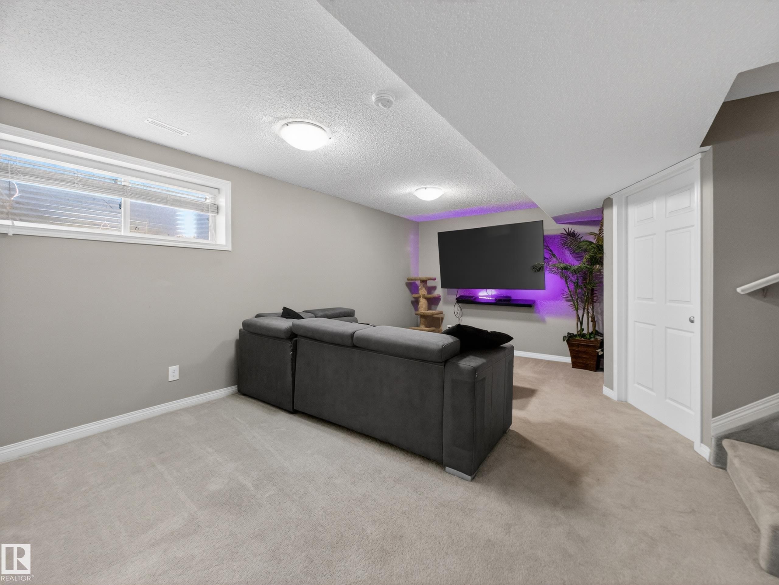 5576 Stevens Crescent Nw, Edmonton, AB - Indoor