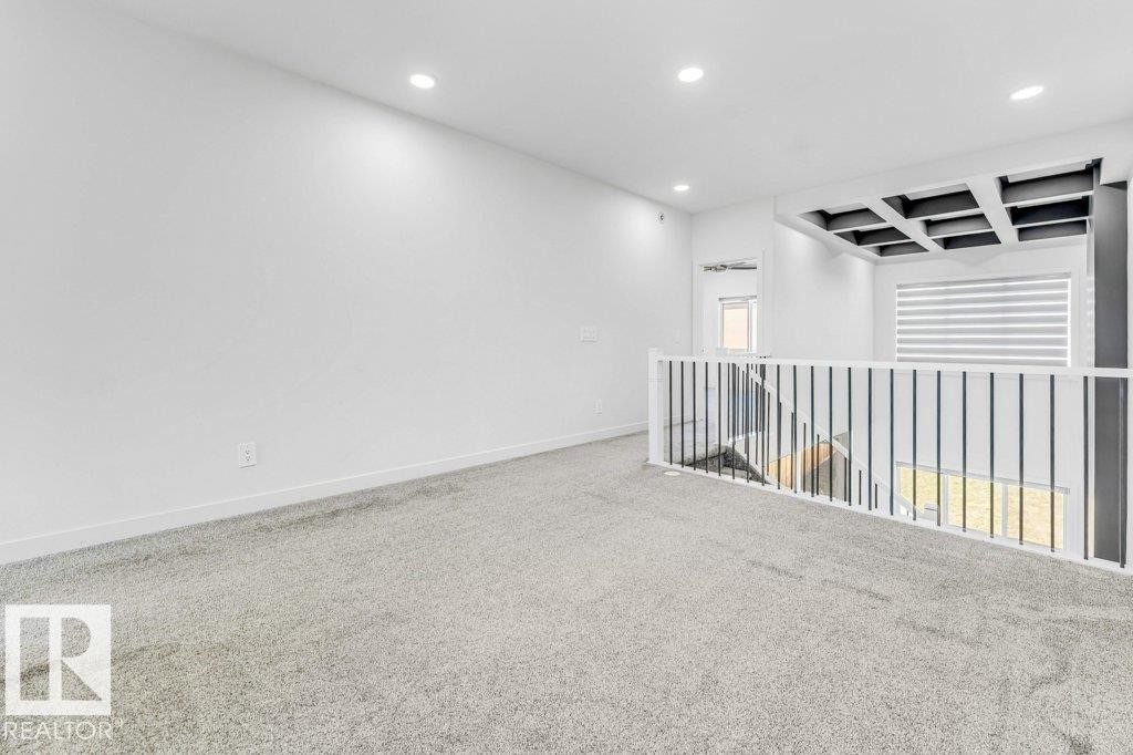 5140 23 Avenue, Edmonton, AB - Indoor Photo Showing Other Room