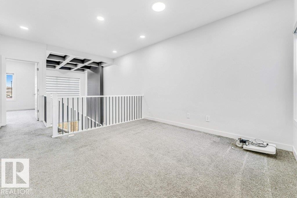 5140 23 Avenue, Edmonton, AB - Indoor Photo Showing Other Room